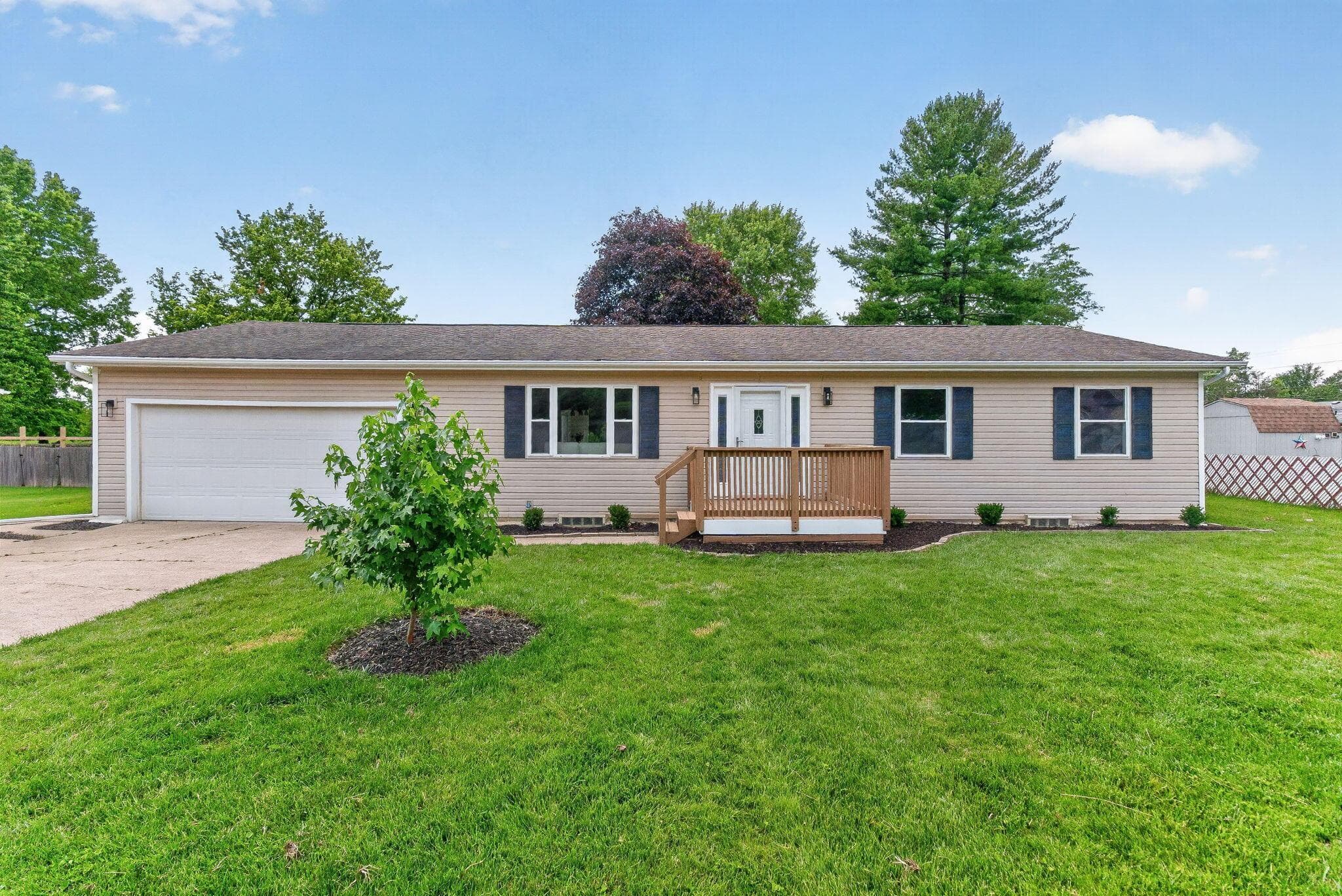 60 Daley Drive SW, Pataskala, OH 43062