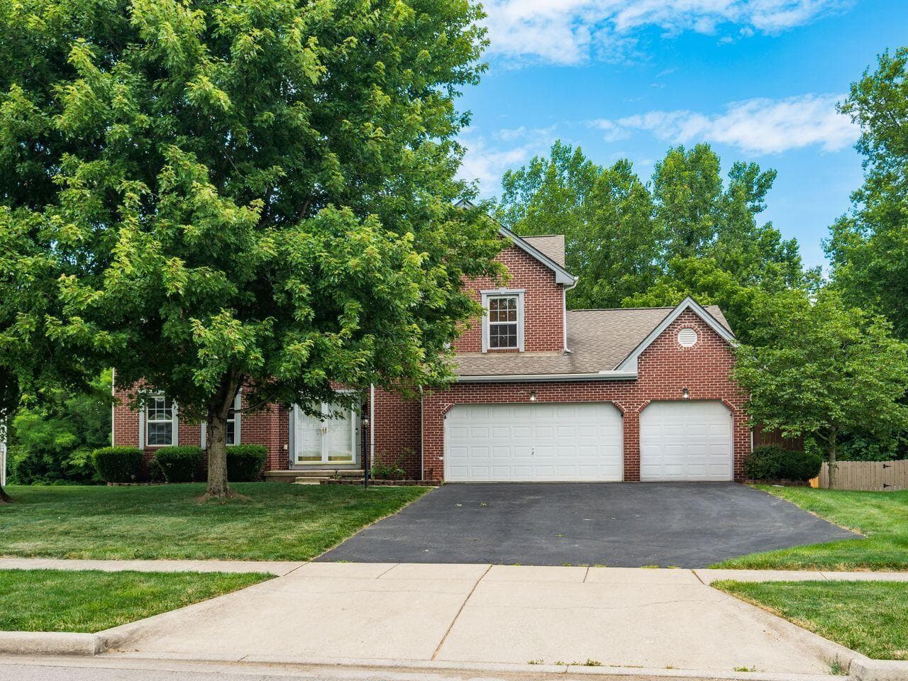 124 Long Hollow Drive, Pataskala, OH 43062