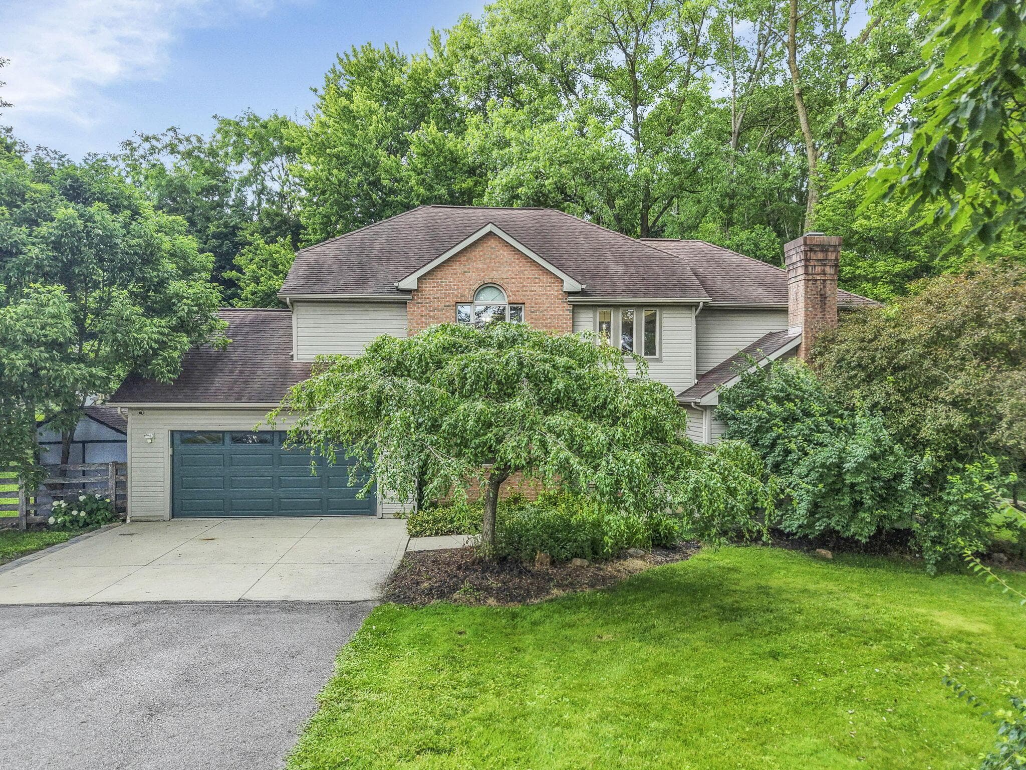 200 Hazelton Etna Road SW, Pataskala, OH 43062