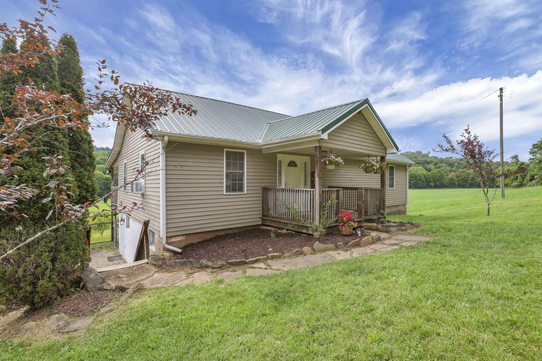 7455 Old Grade Road, Chesterhill, OH