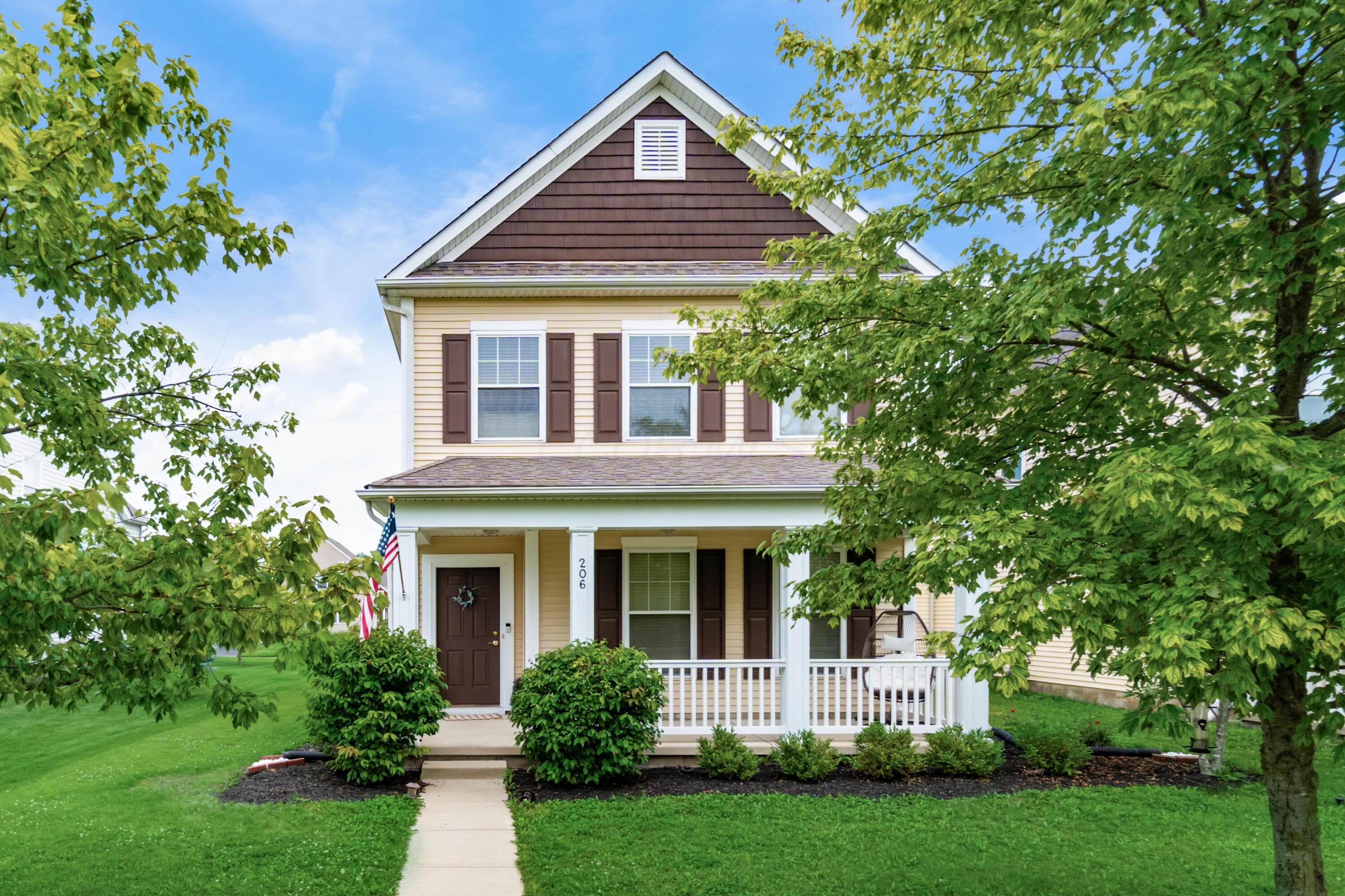 206 Lamplight Court, Delaware, OH 43015