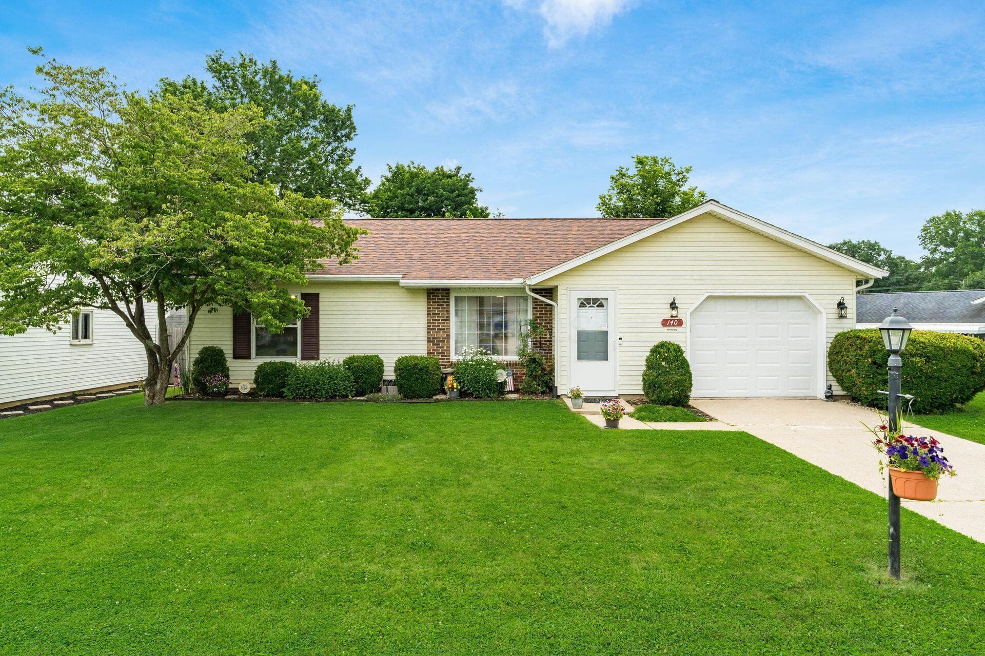 140 Williamsburg Lane NW, Lancaster, OH