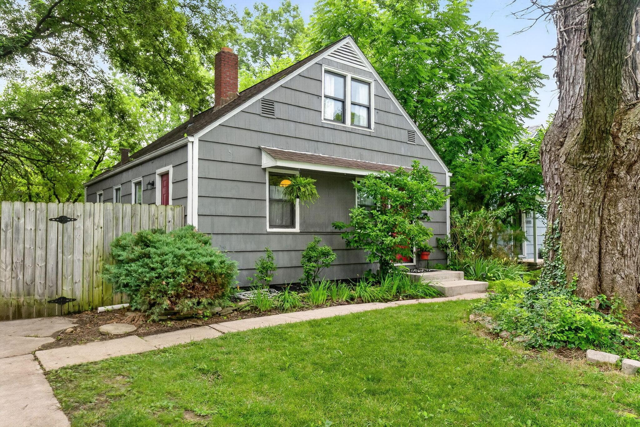 5698 Indianola Avenue, Worthington, OH 43085