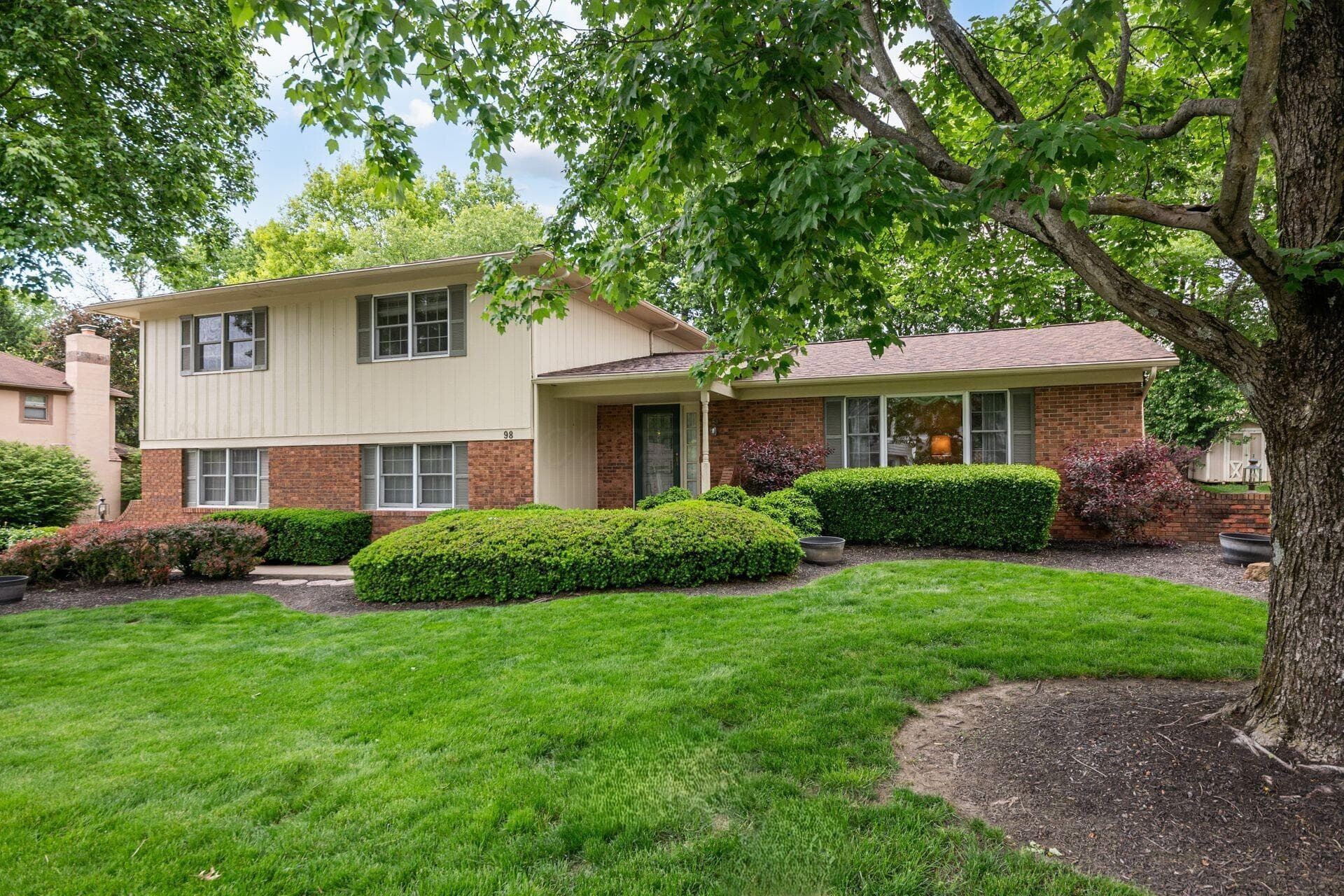98 Walcreek Drive W, Gahanna, OH 43230