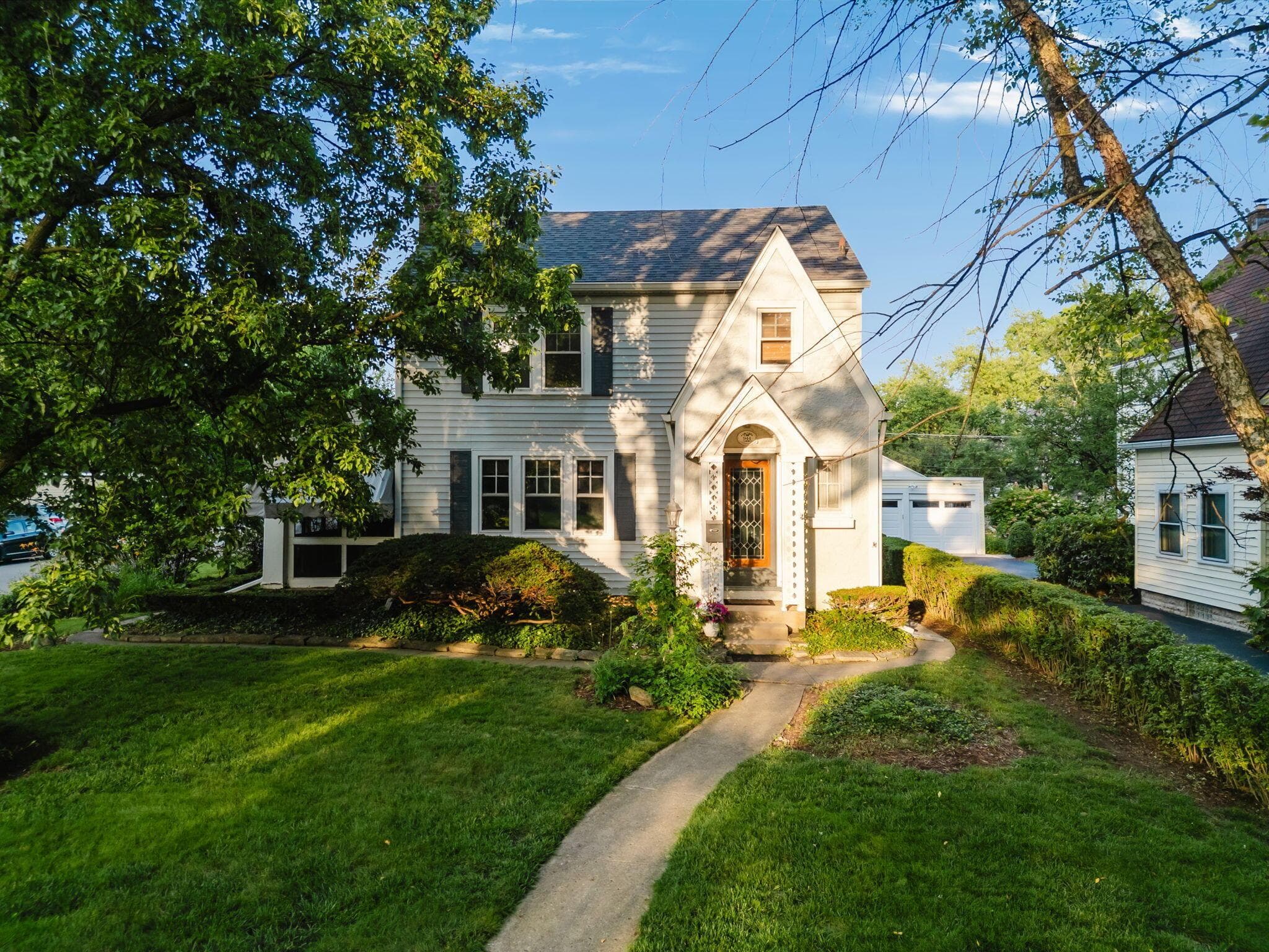 944 S Cassingham Road, Bexley, OH 43209