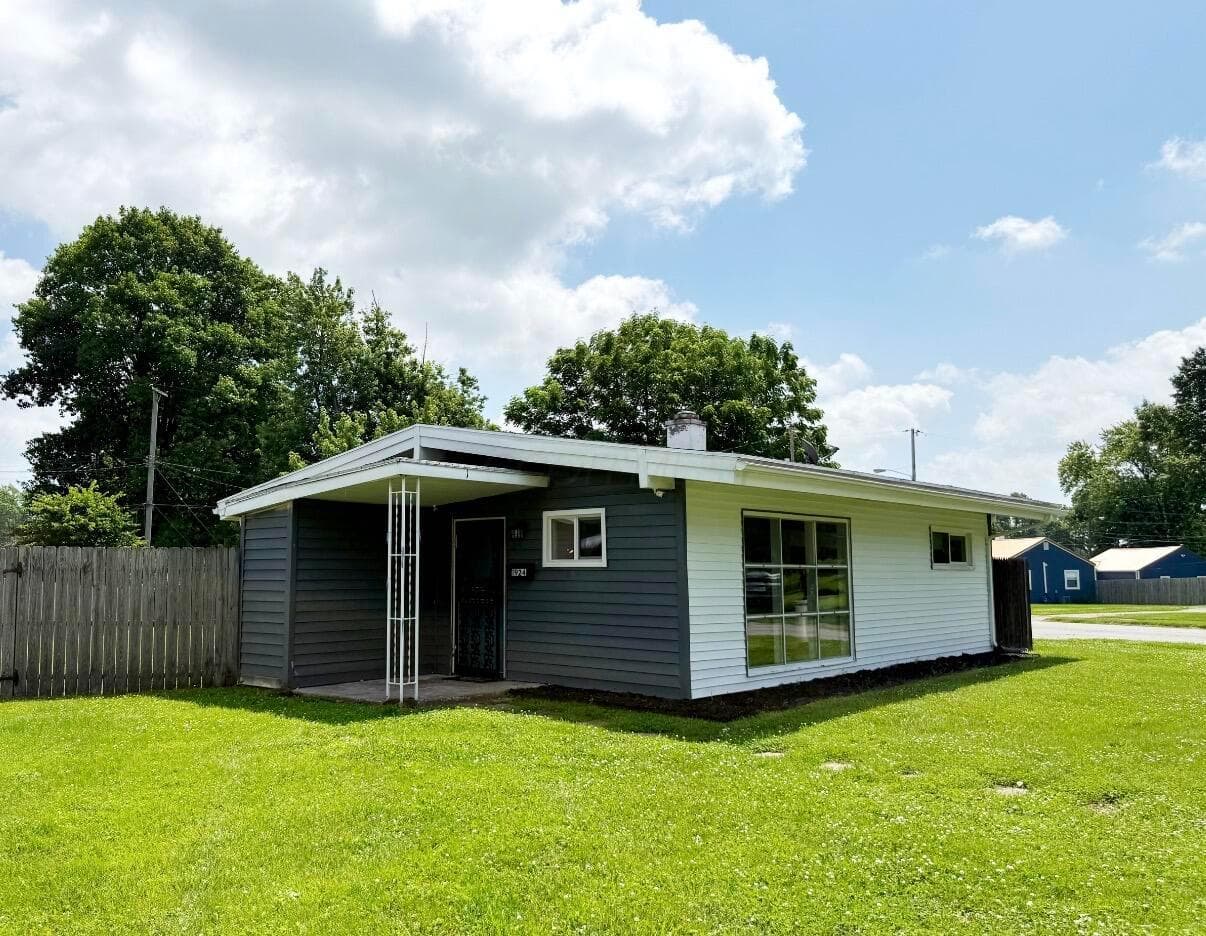 1924 Victory Drive, Springfield, OH 45505
