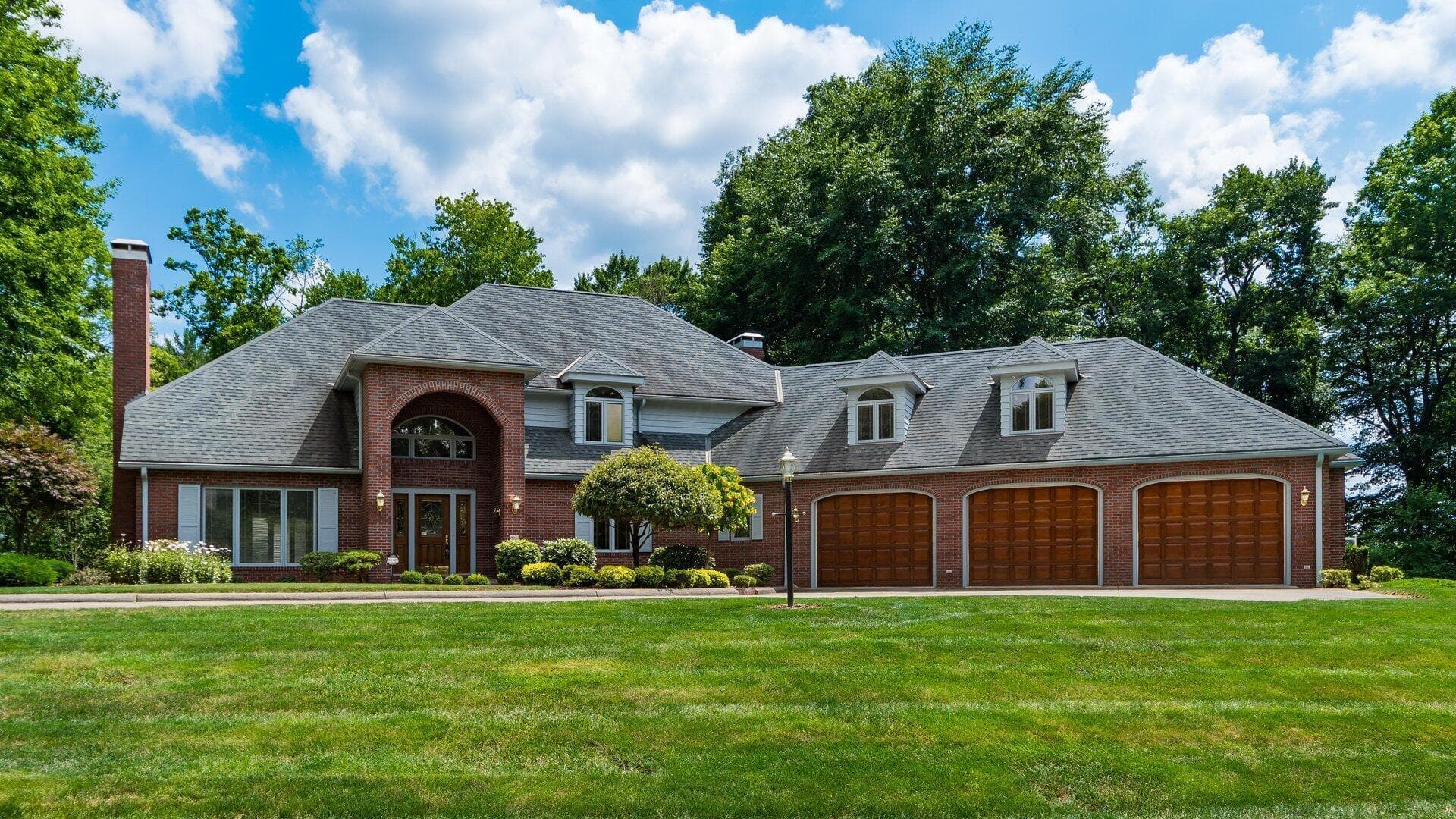 926 Southeast Court, Zanesville, OH 43701