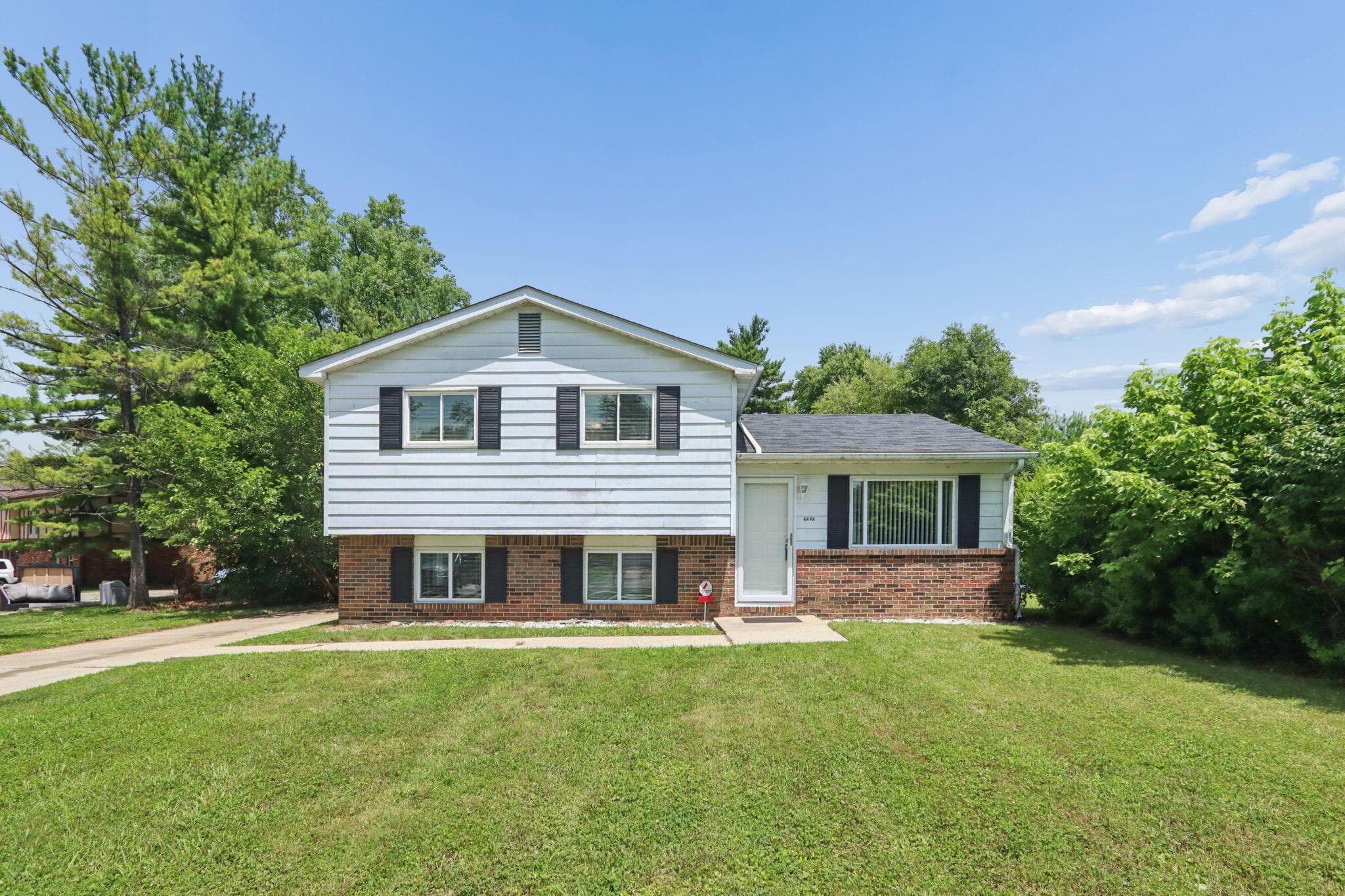 4838 Refugee Road, Columbus, OH 43232