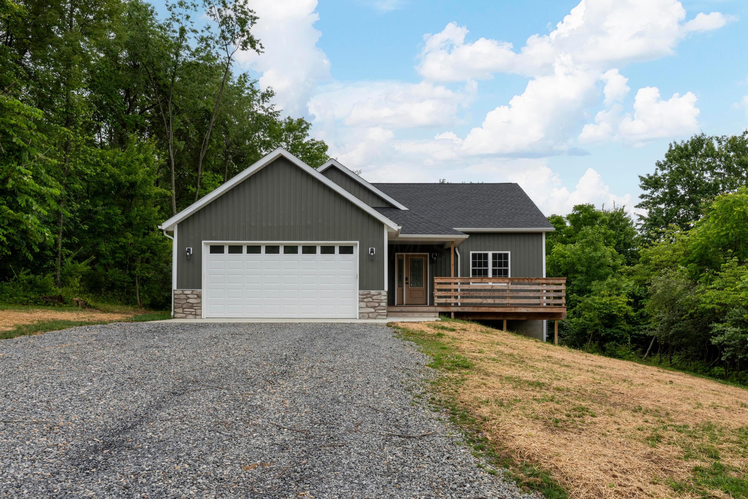 196 N Ridge Heights Drive, Howard, OH 43028