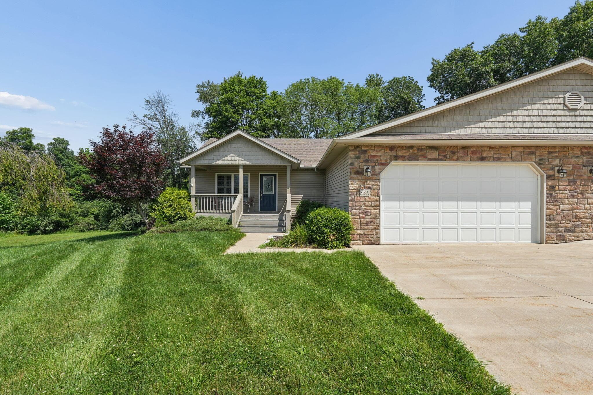 518A Hickory Lane, Howard, OH