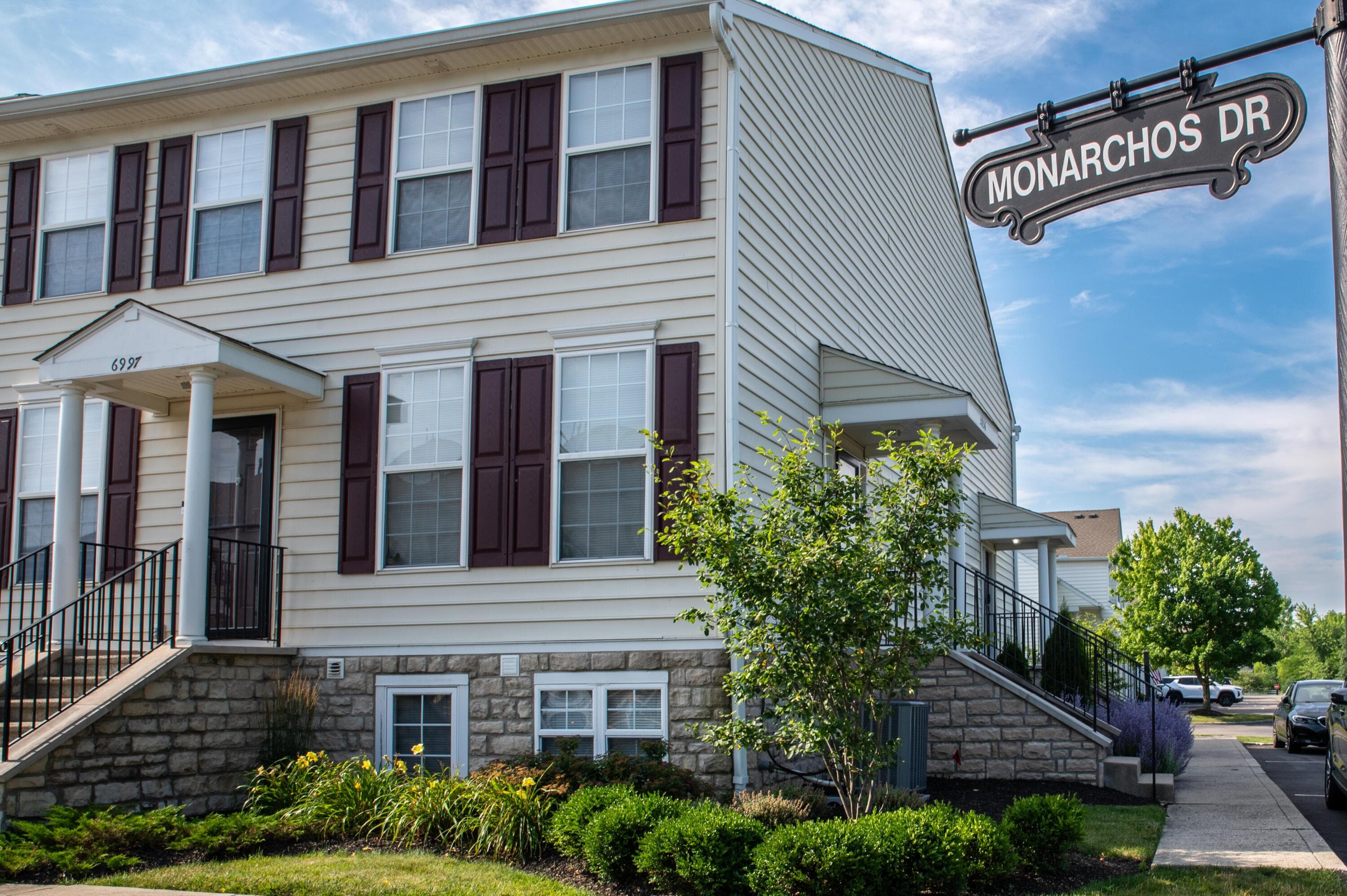 6997 Monarchos Drive #11, New Albany, OH 43054
