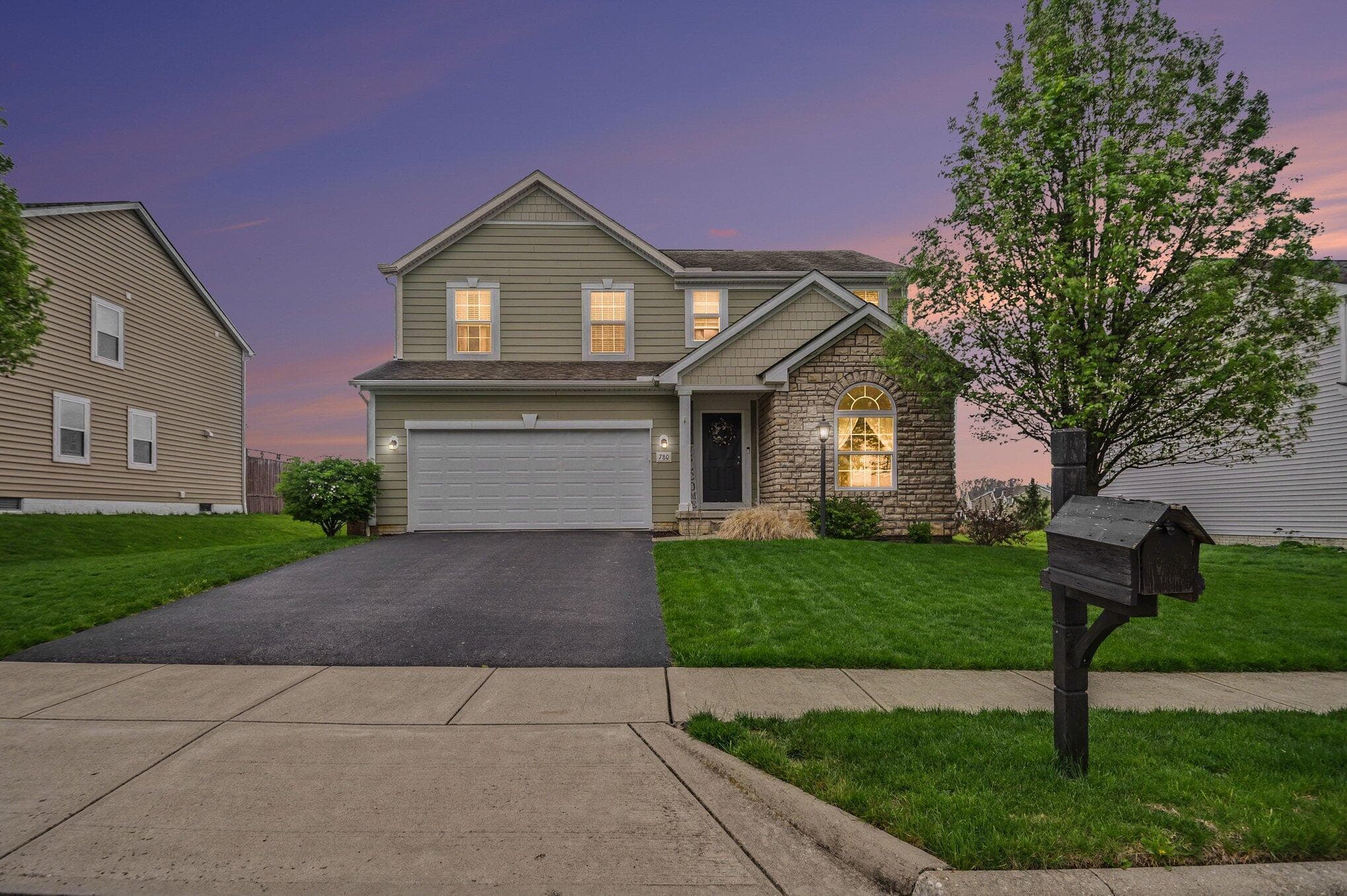 780 Brevard Circle, Pickerington, OH