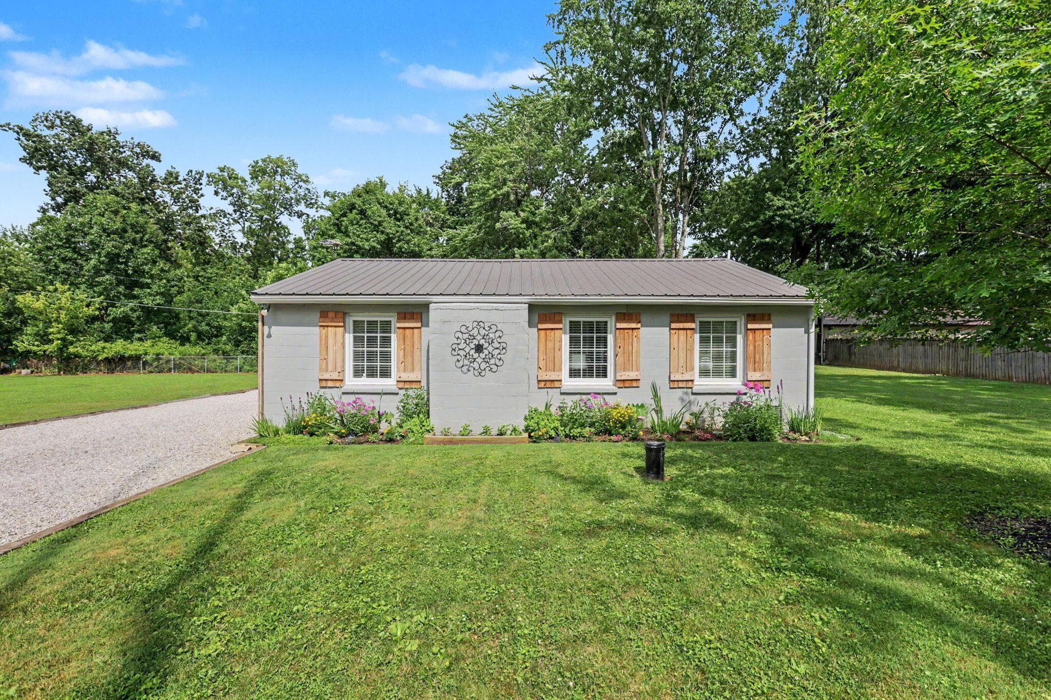 13400 Cedar Road NE, Thornville, OH