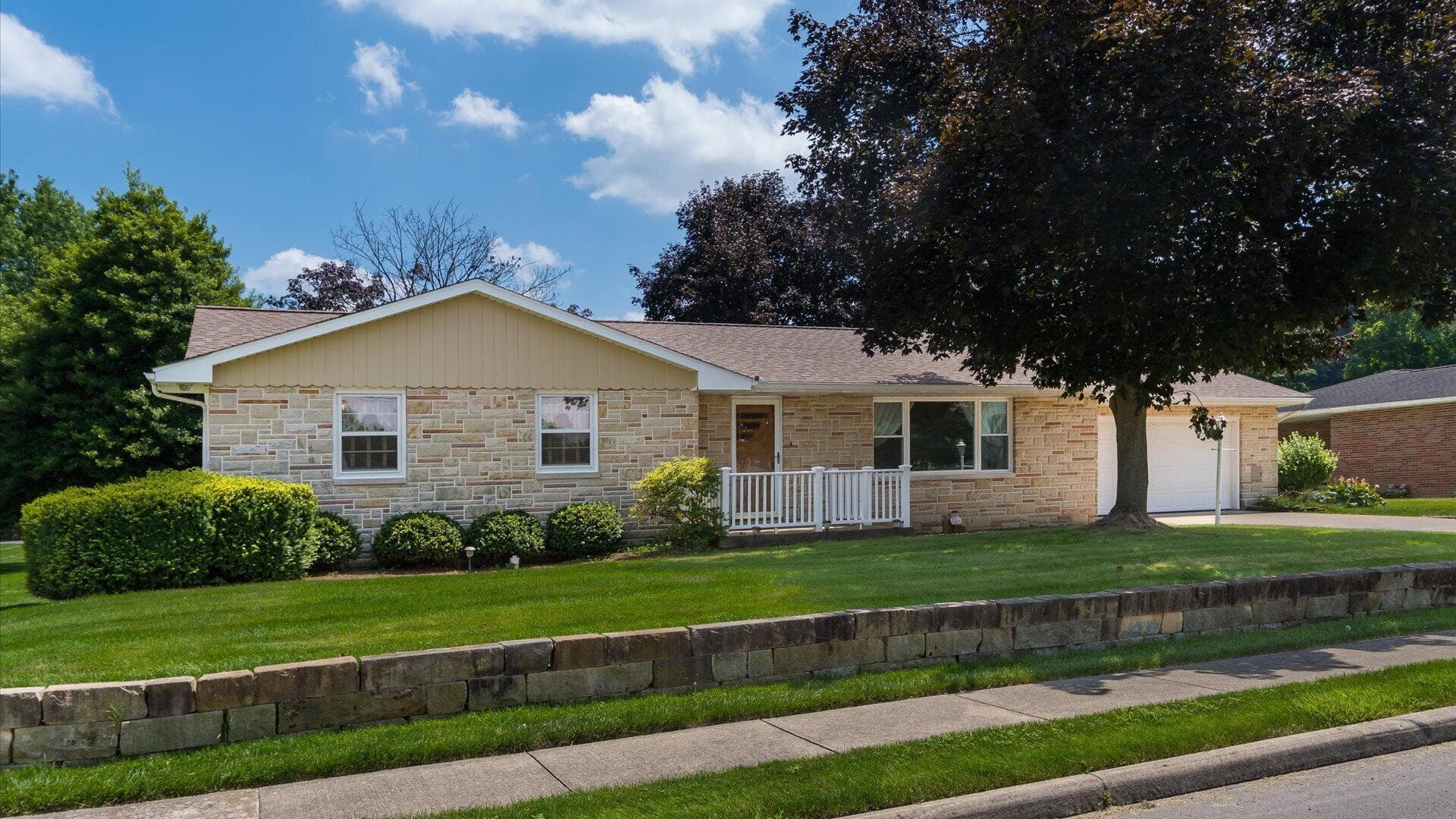 36 W 9th Street, Dresden, OH
