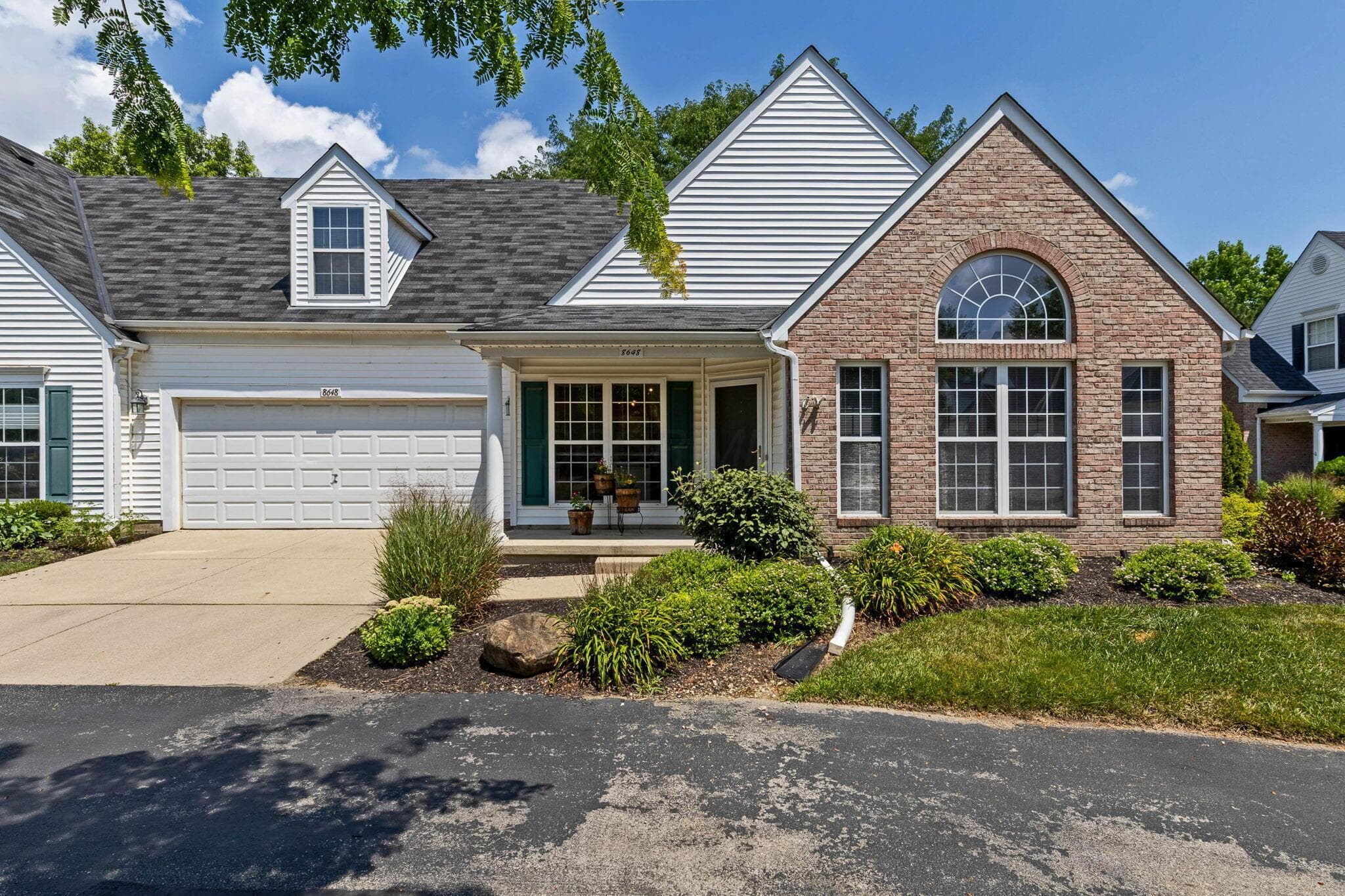 8648 Lazelle Village Drive, Lewis Center, OH 43035