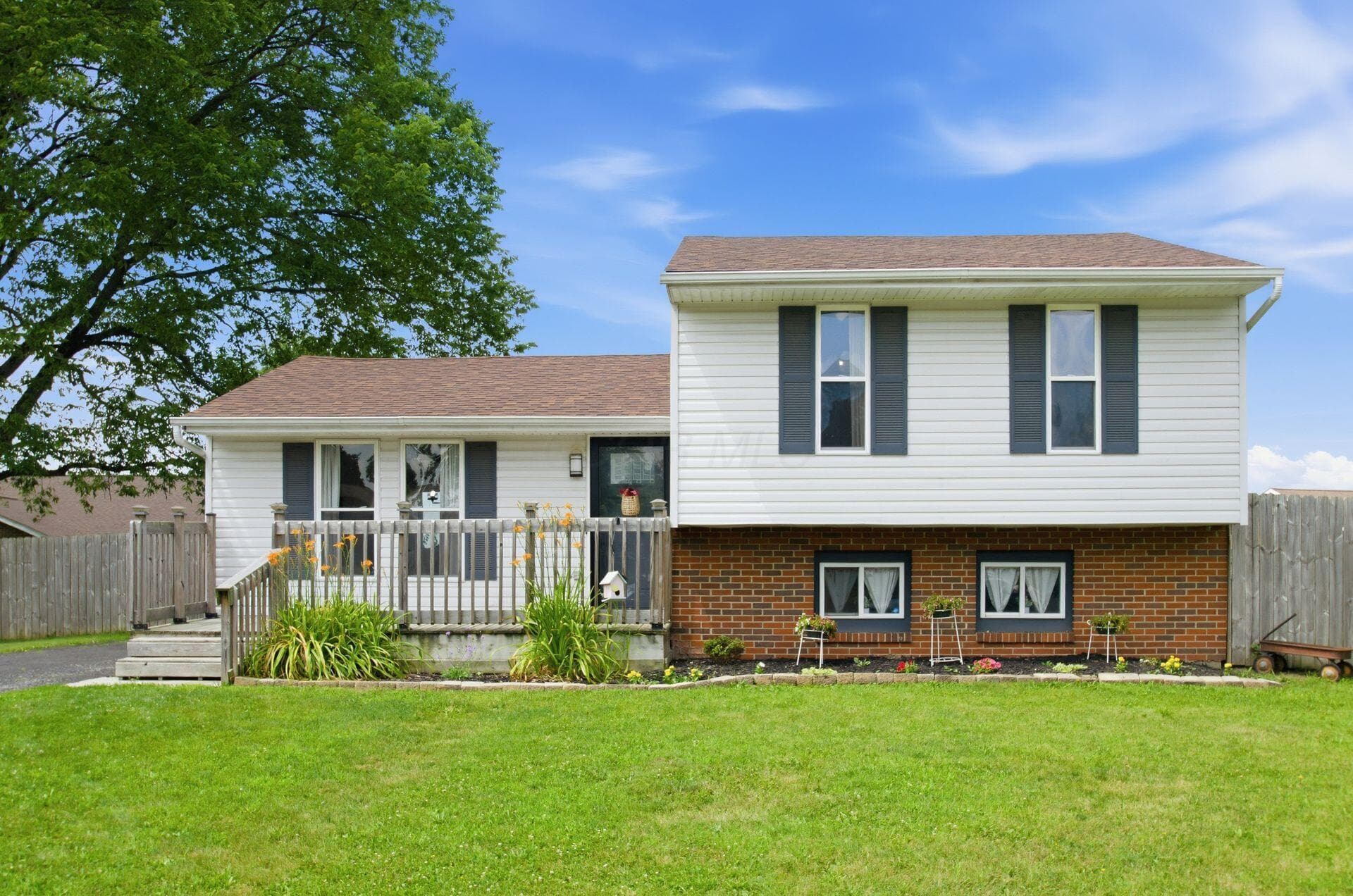 793 Larri Court, West Jefferson, OH 43162