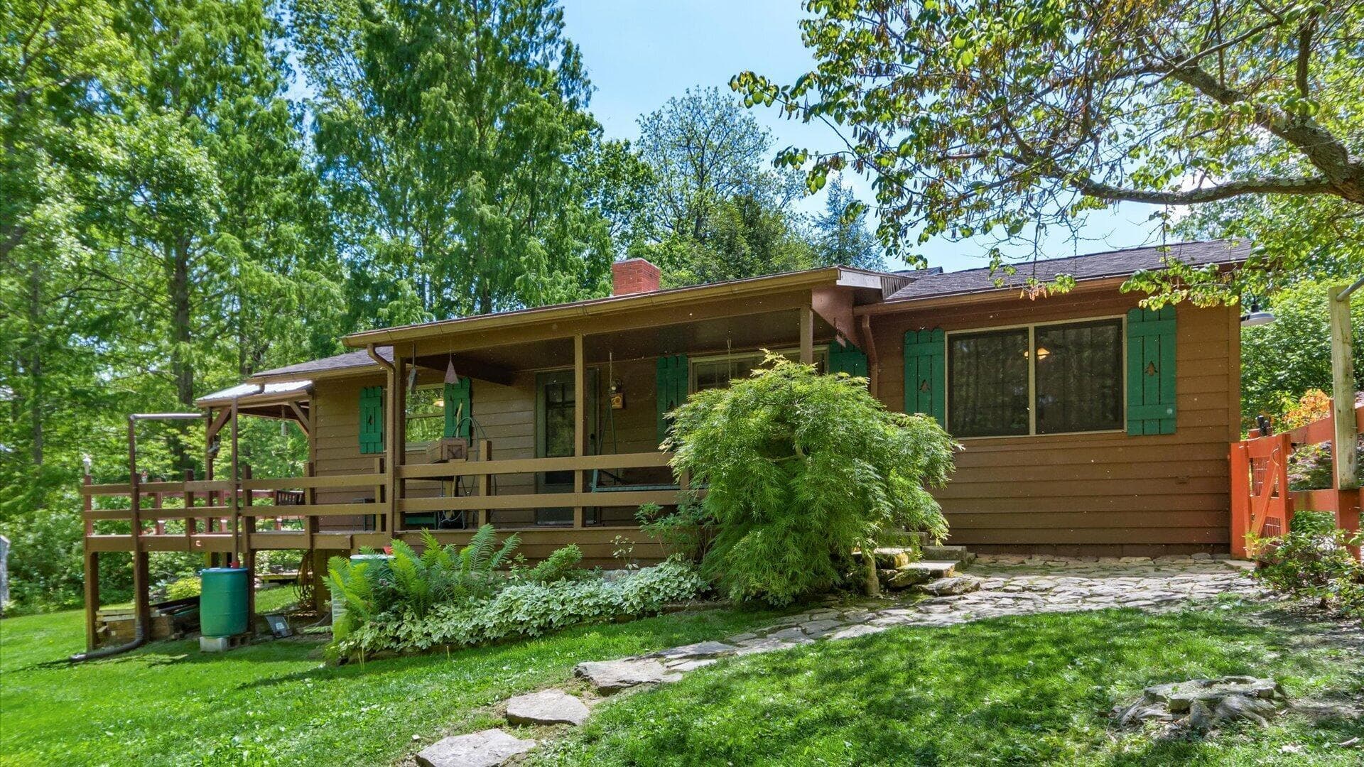 6150 Ballard Road, Nashport, OH 43830