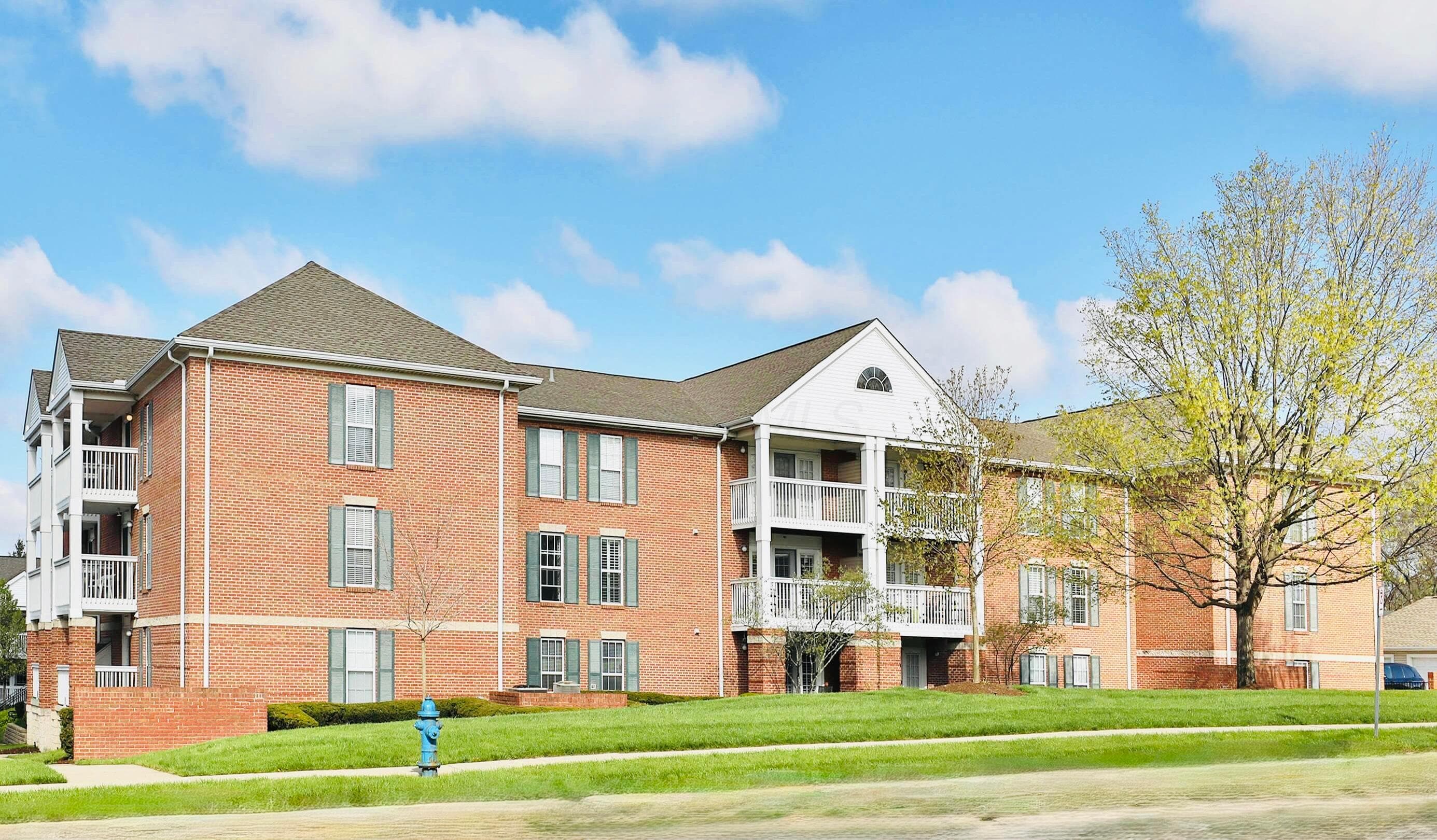 5935 N High Street #122, Worthington, OH 43085