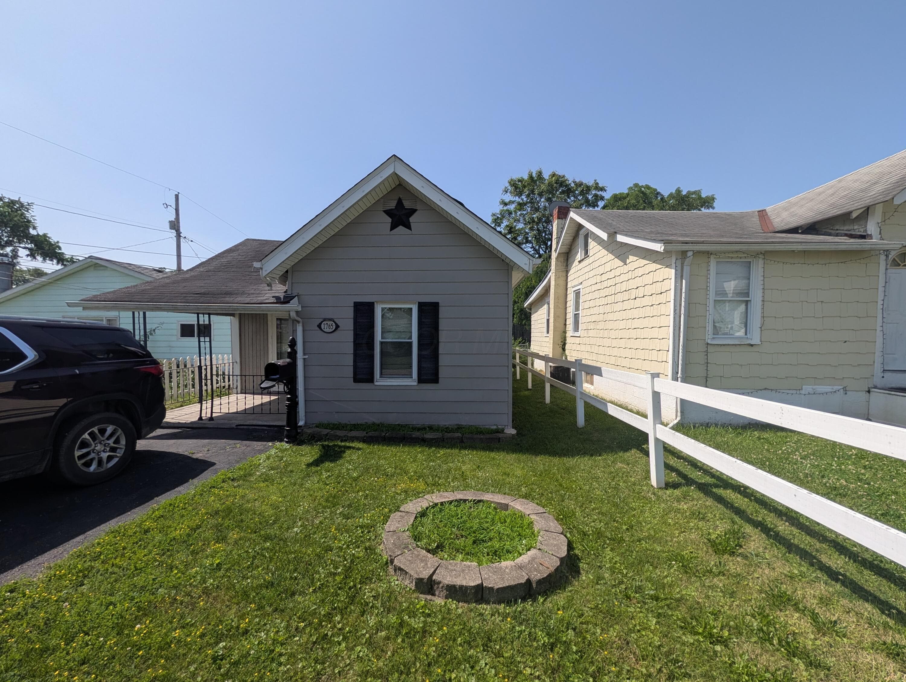 1765 Hillcrest Avenue, Obetz, OH 43207