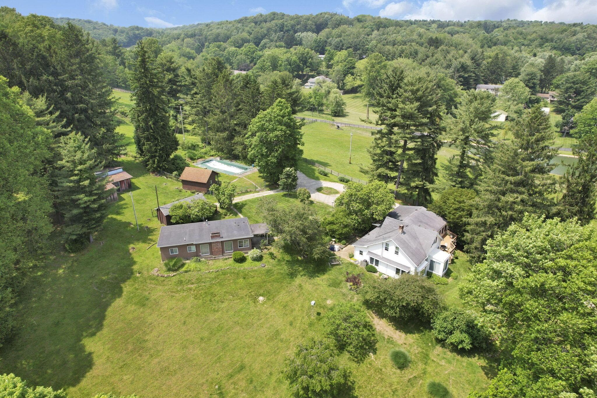 2083 Welsh Hills Road NE, Granville, OH 43023