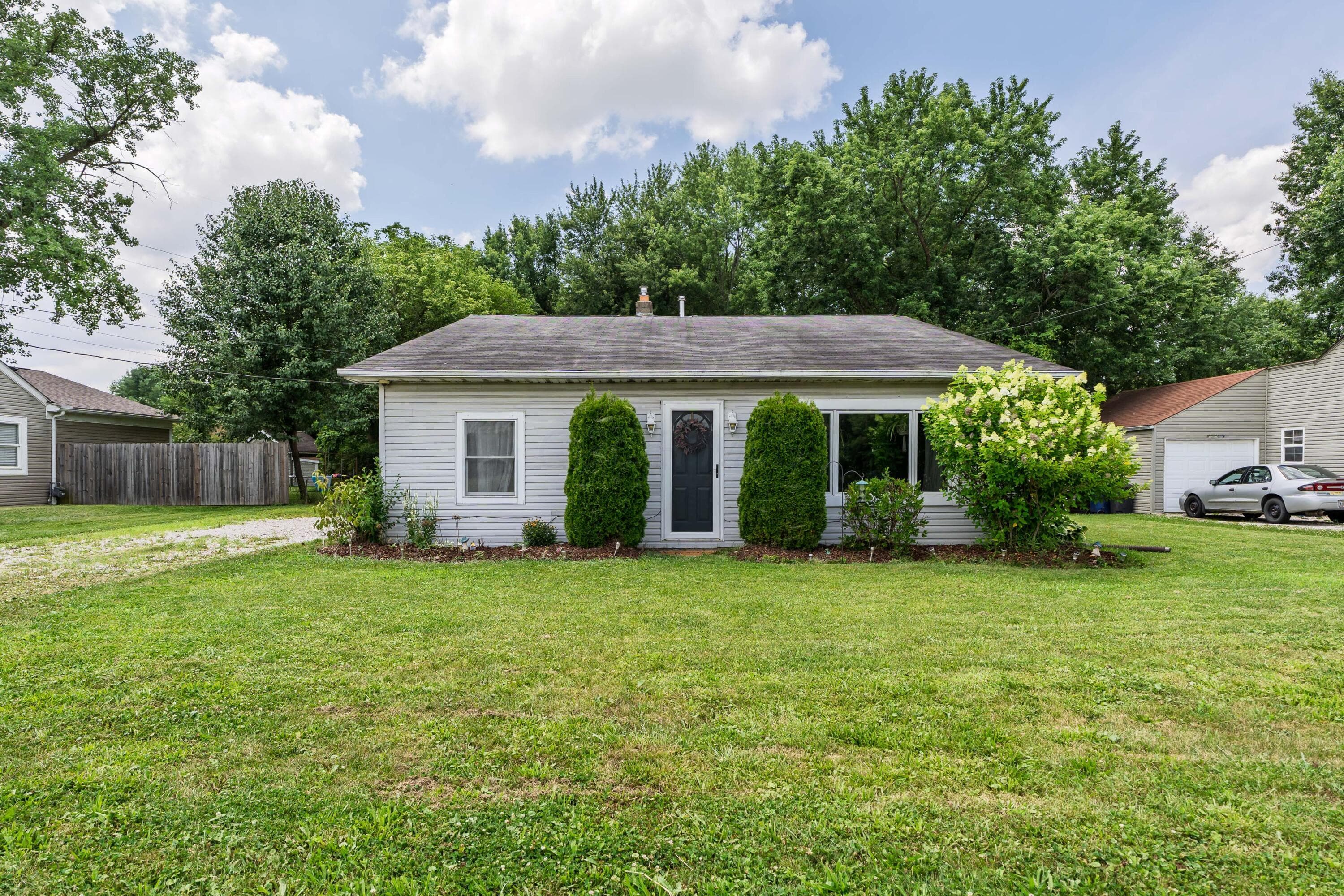 6136 Mink Street SW, Pataskala, OH 43062