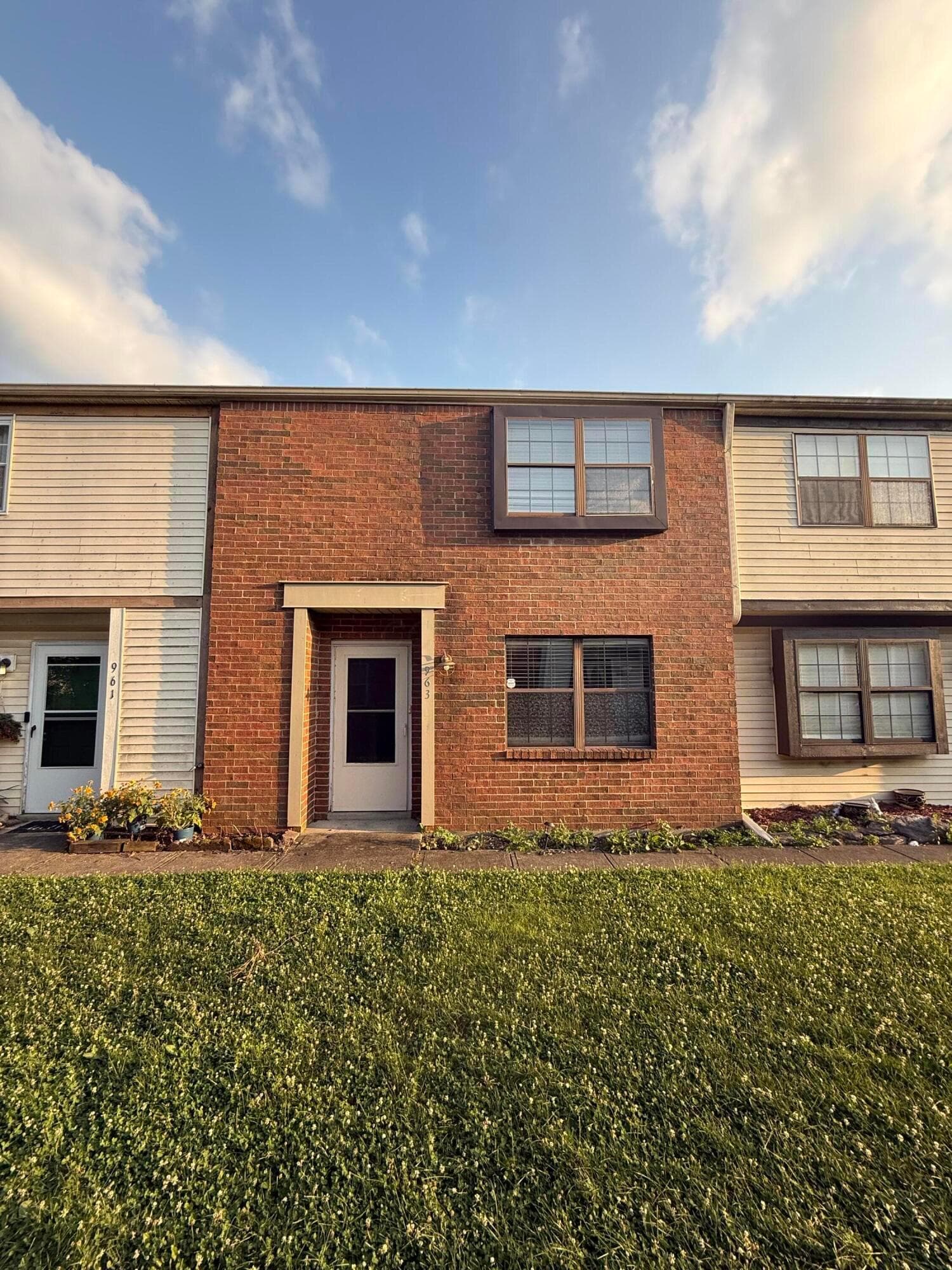 963 Cross Country Drive W #C, Westerville, OH 43081