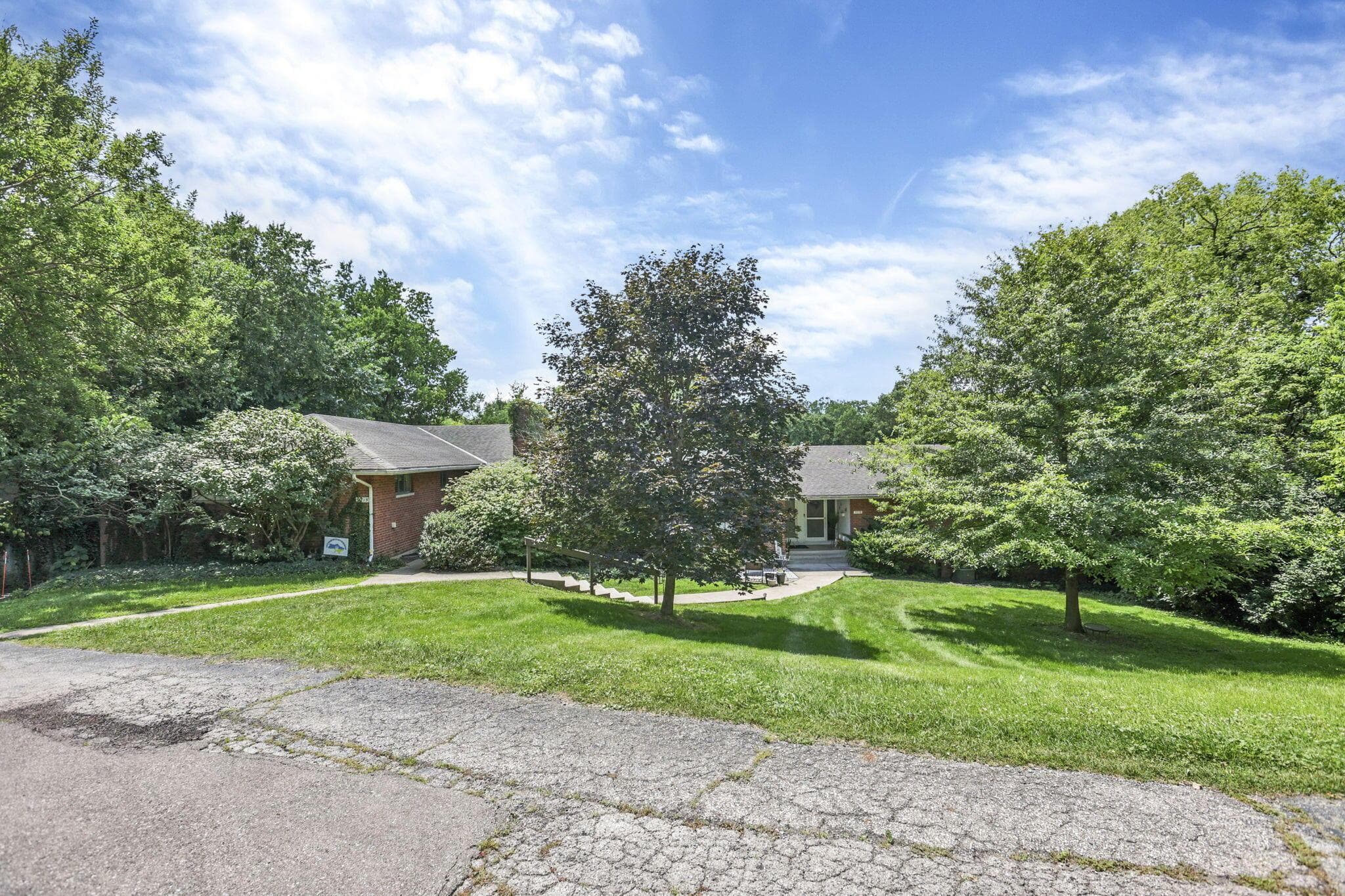 2715 Charing Road, Upper Arlington, OH 43221
