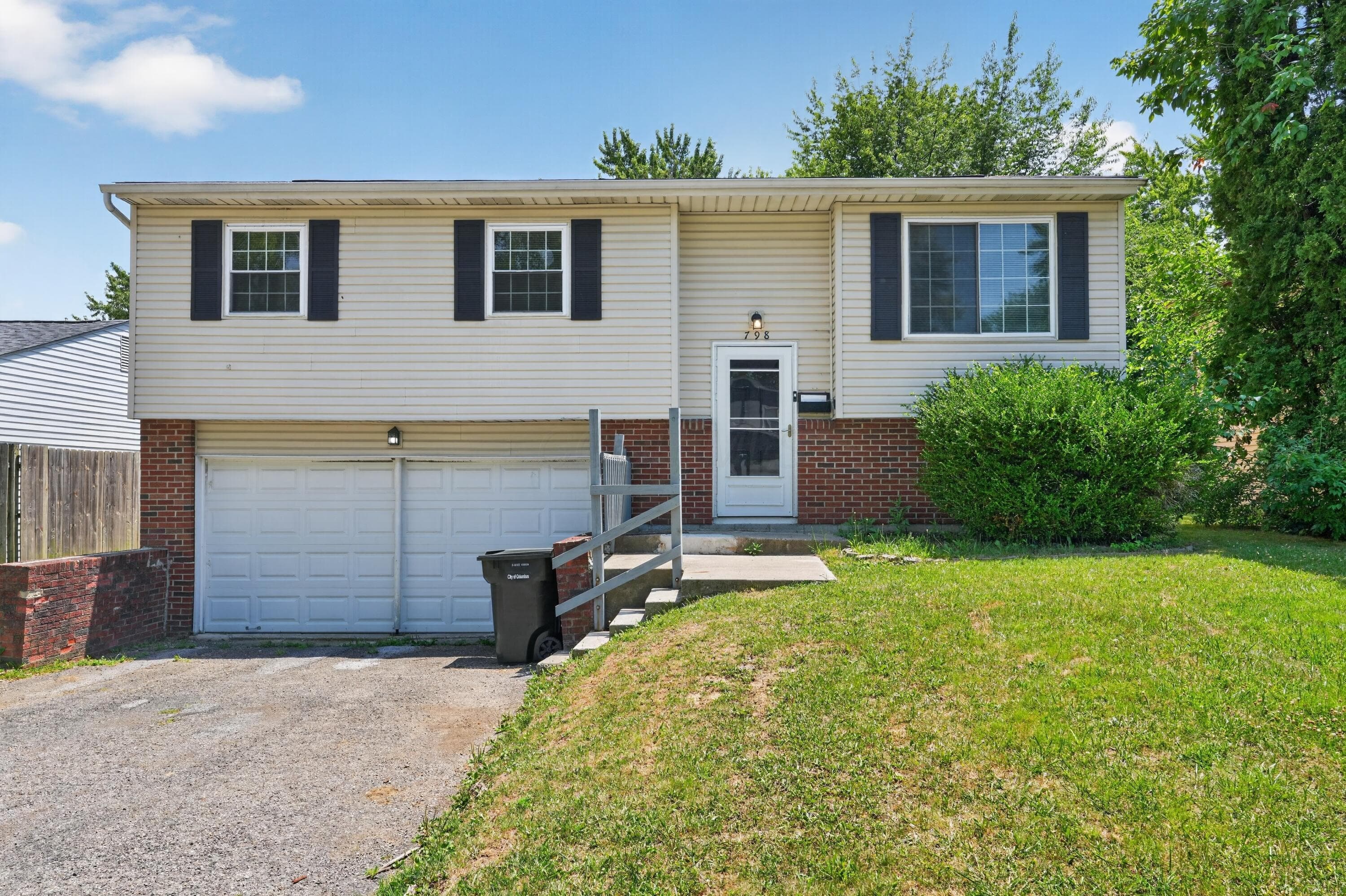 798 Orchard Glen, Columbus, OH 43228