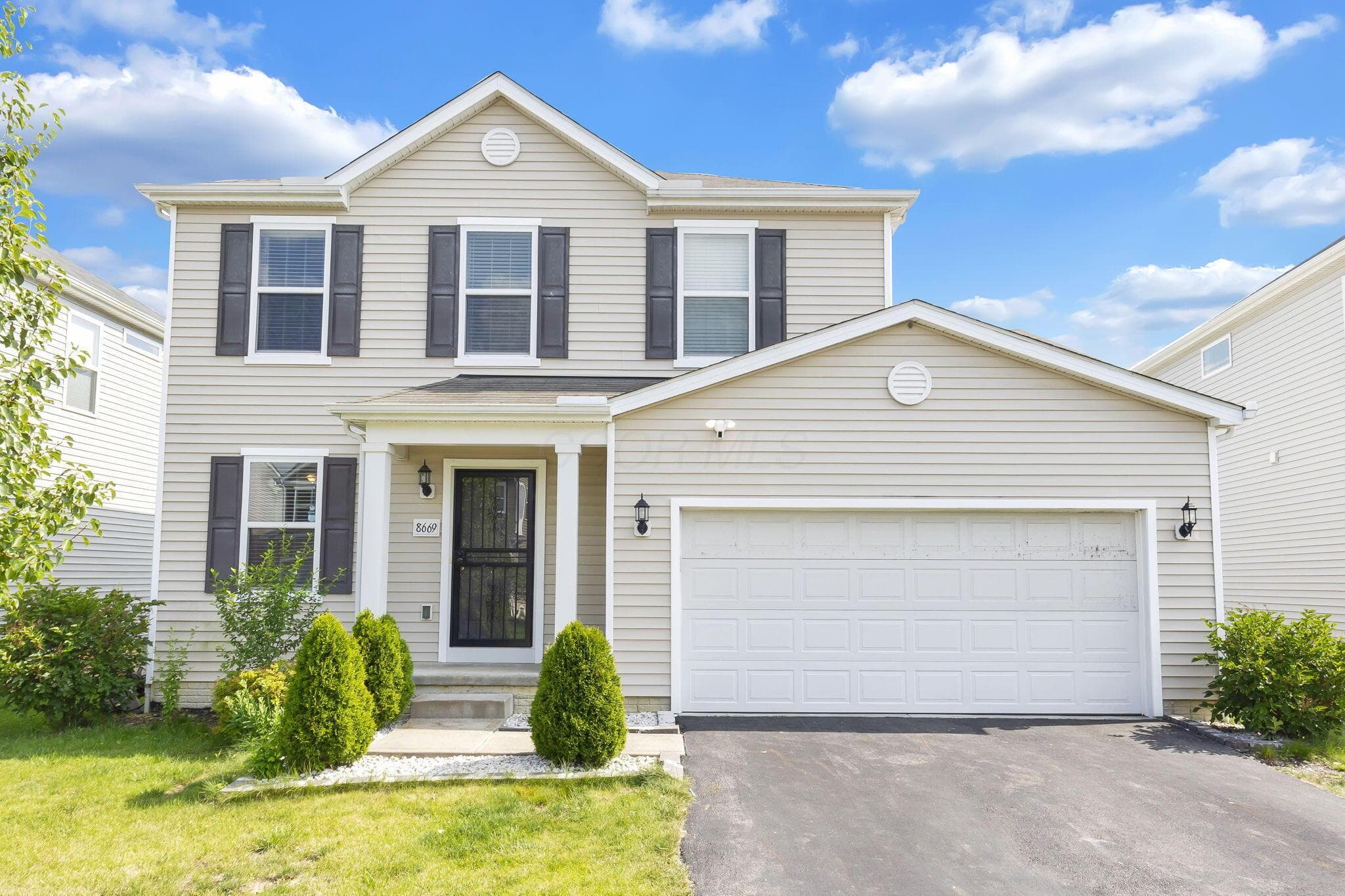 8669 Conestaga Valley Drive, Blacklick, OH 43004