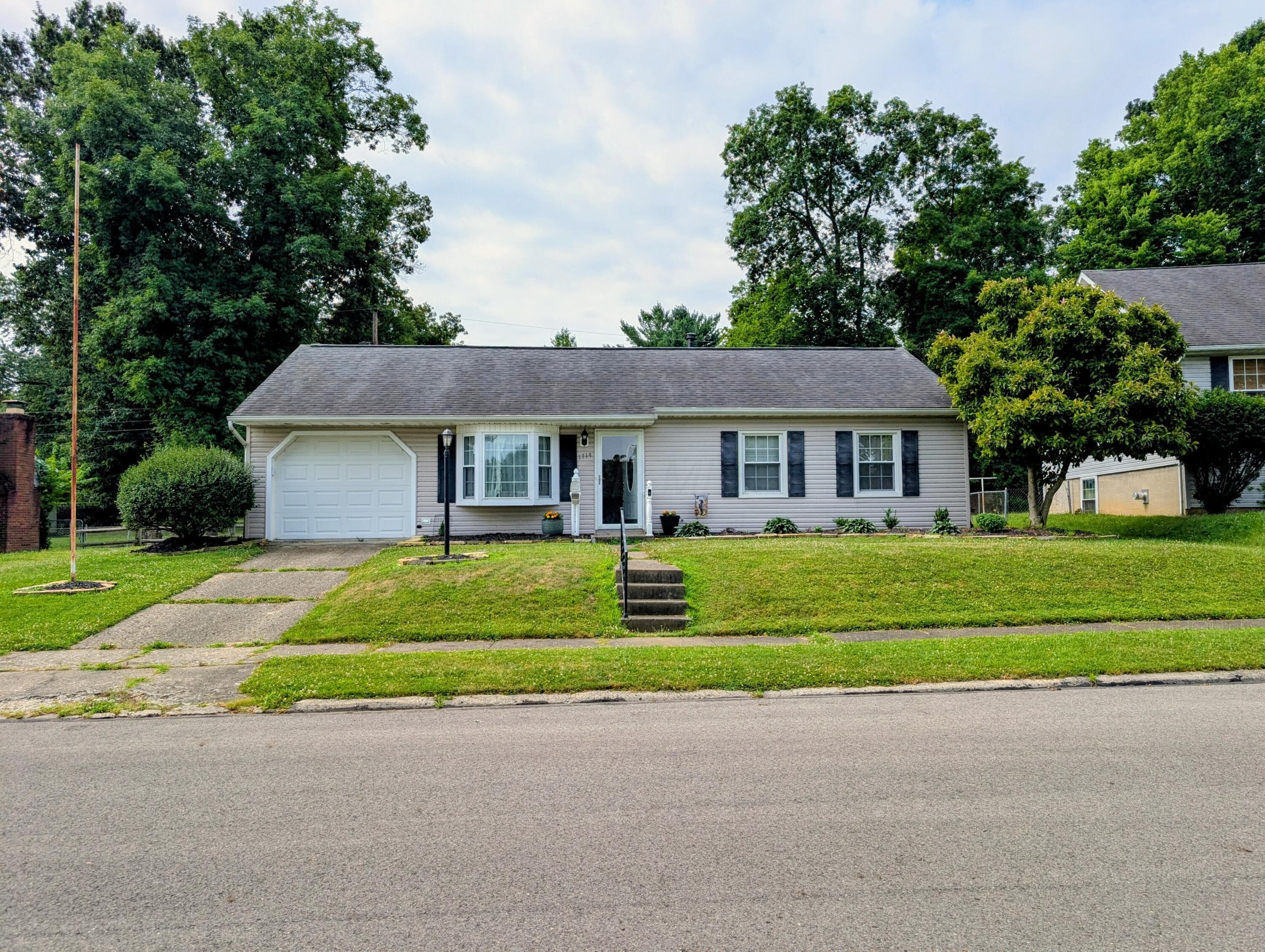 1714 Carl Drive, Lancaster, OH 43130