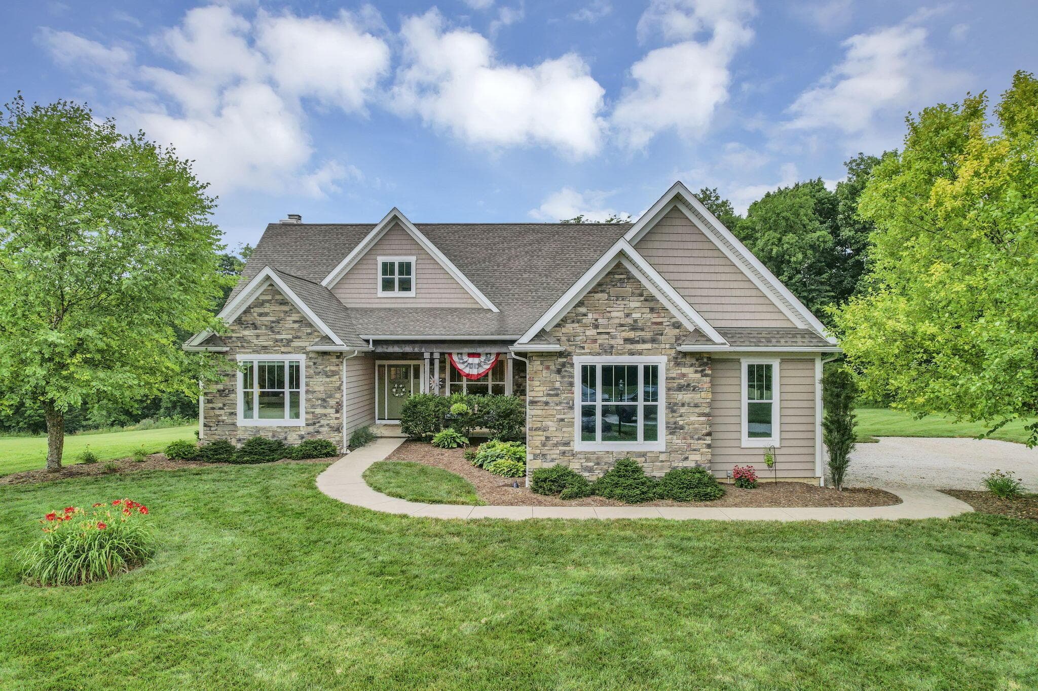 112 Liberty Woods Court NW, Johnstown, OH 43031