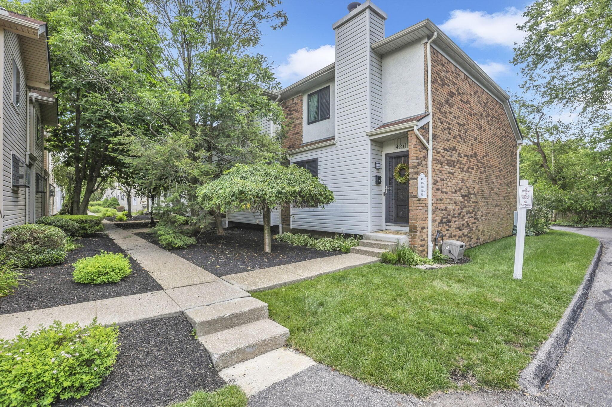 421 E North Street #C1, Worthington, OH 43085