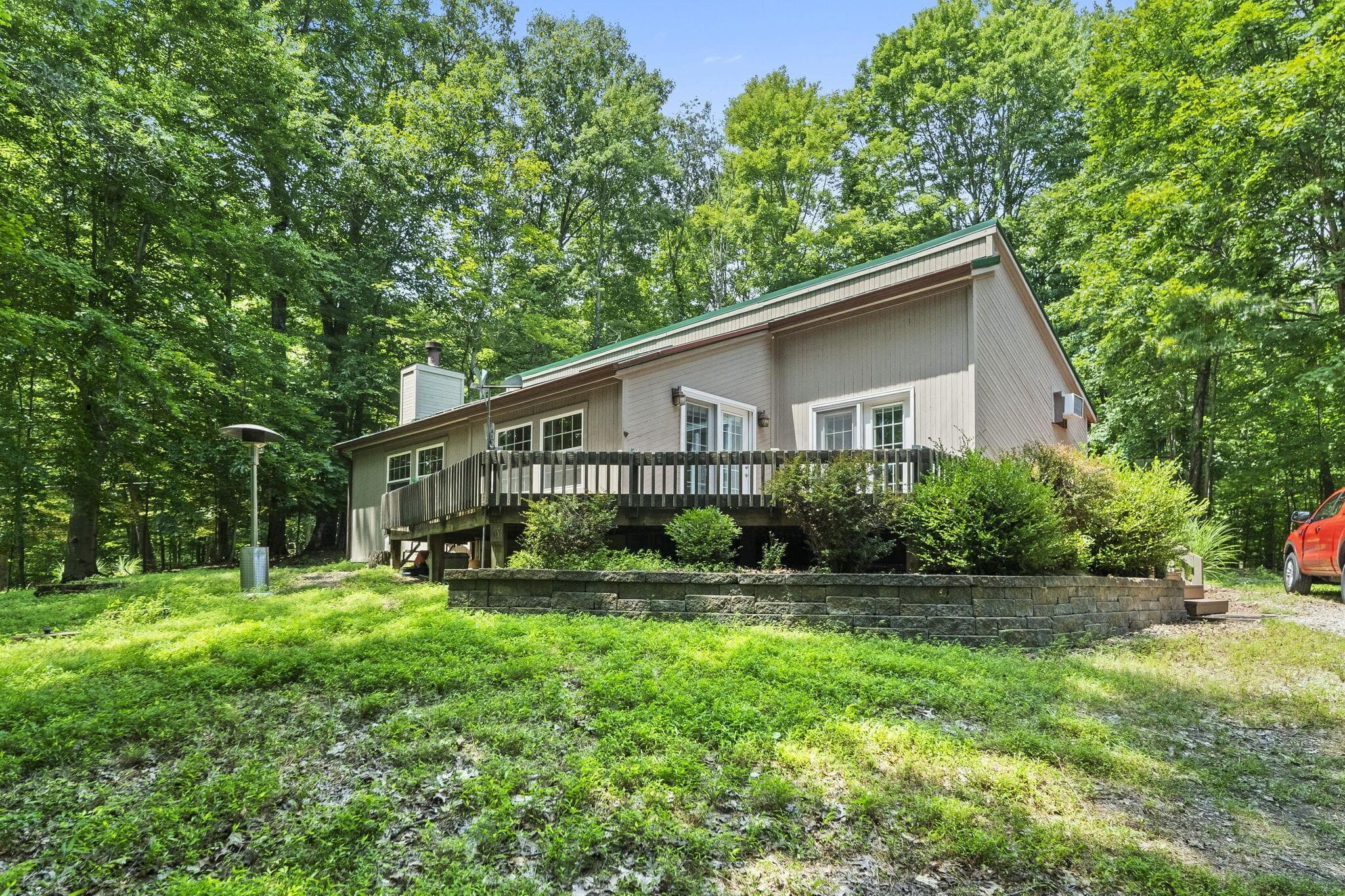 1733 Mohican Lane, Sugar Grove, OH