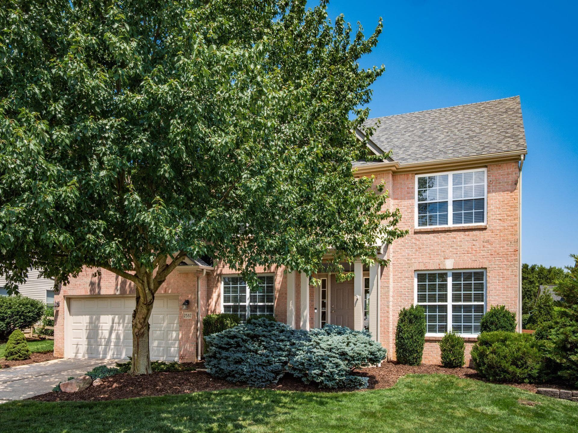 2587 Carla Drive, Lewis Center, OH 43035