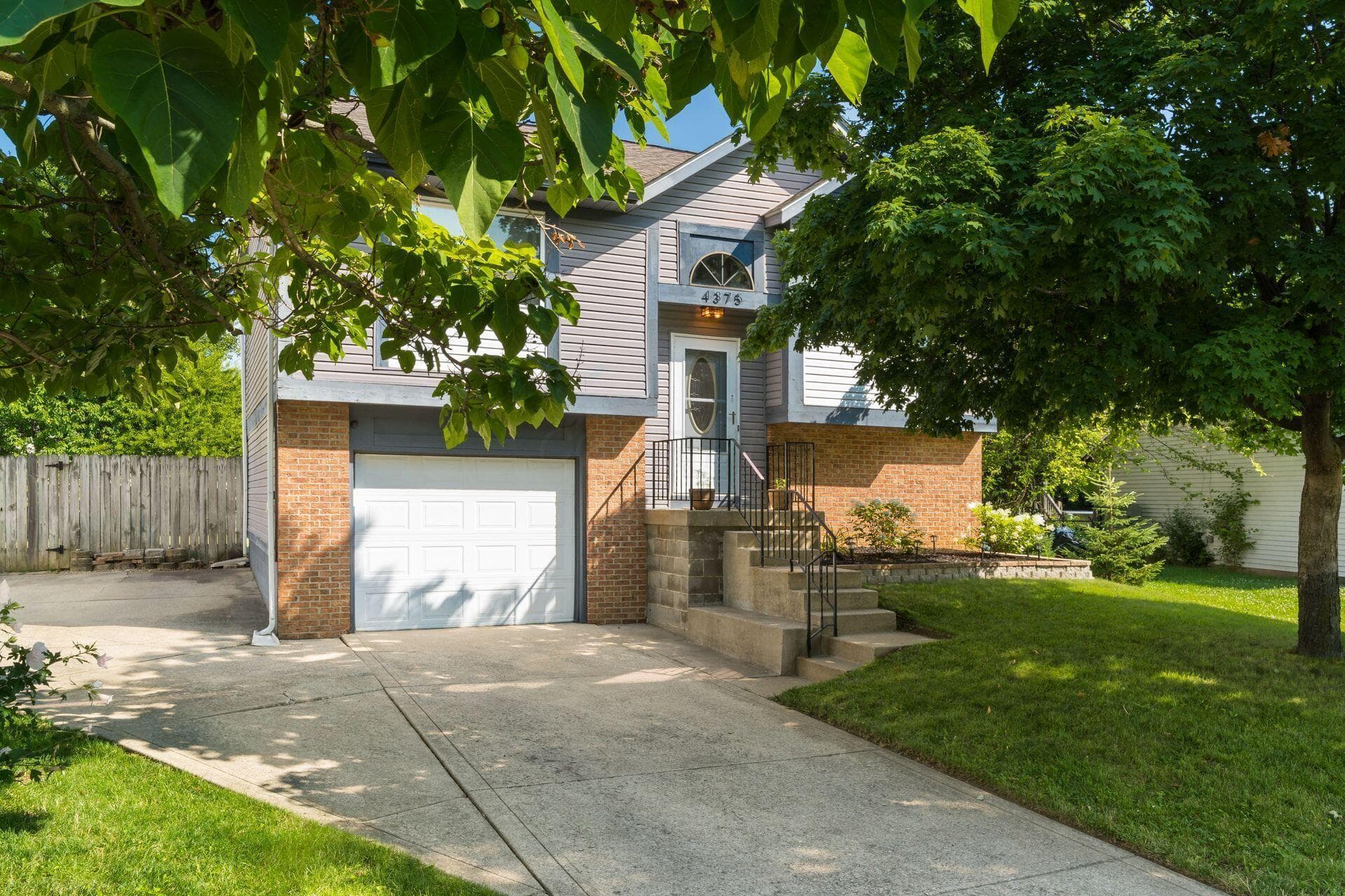 4375 Shirlene Drive, Grove City, OH 43123
