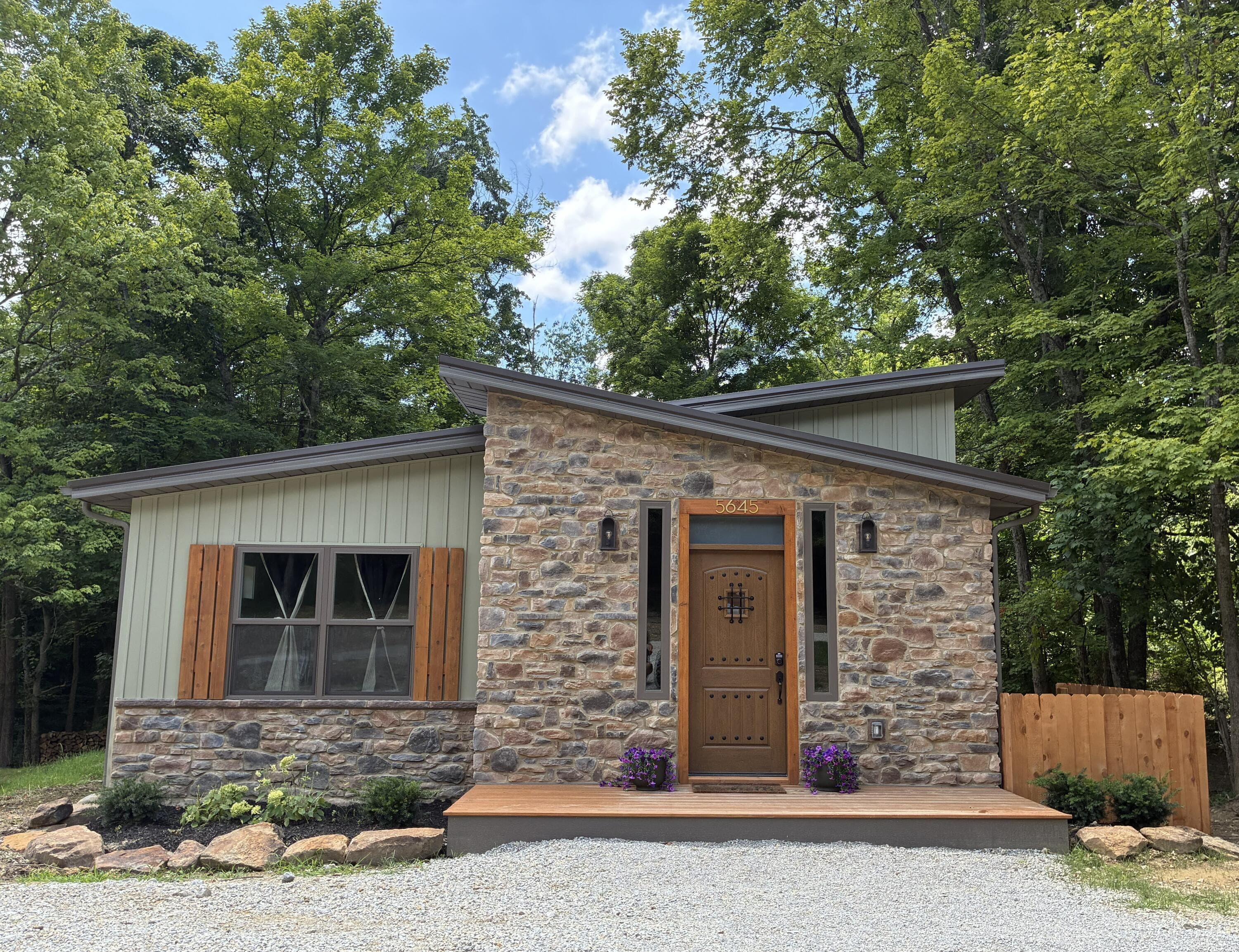 5645 Township Rd 250, Logan, OH 43138