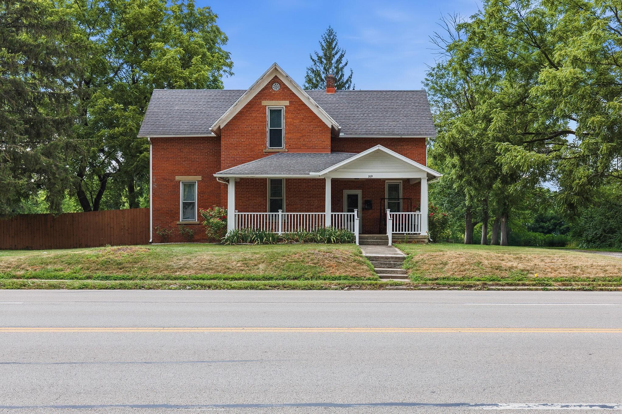 209 W High Street, London, OH 43140