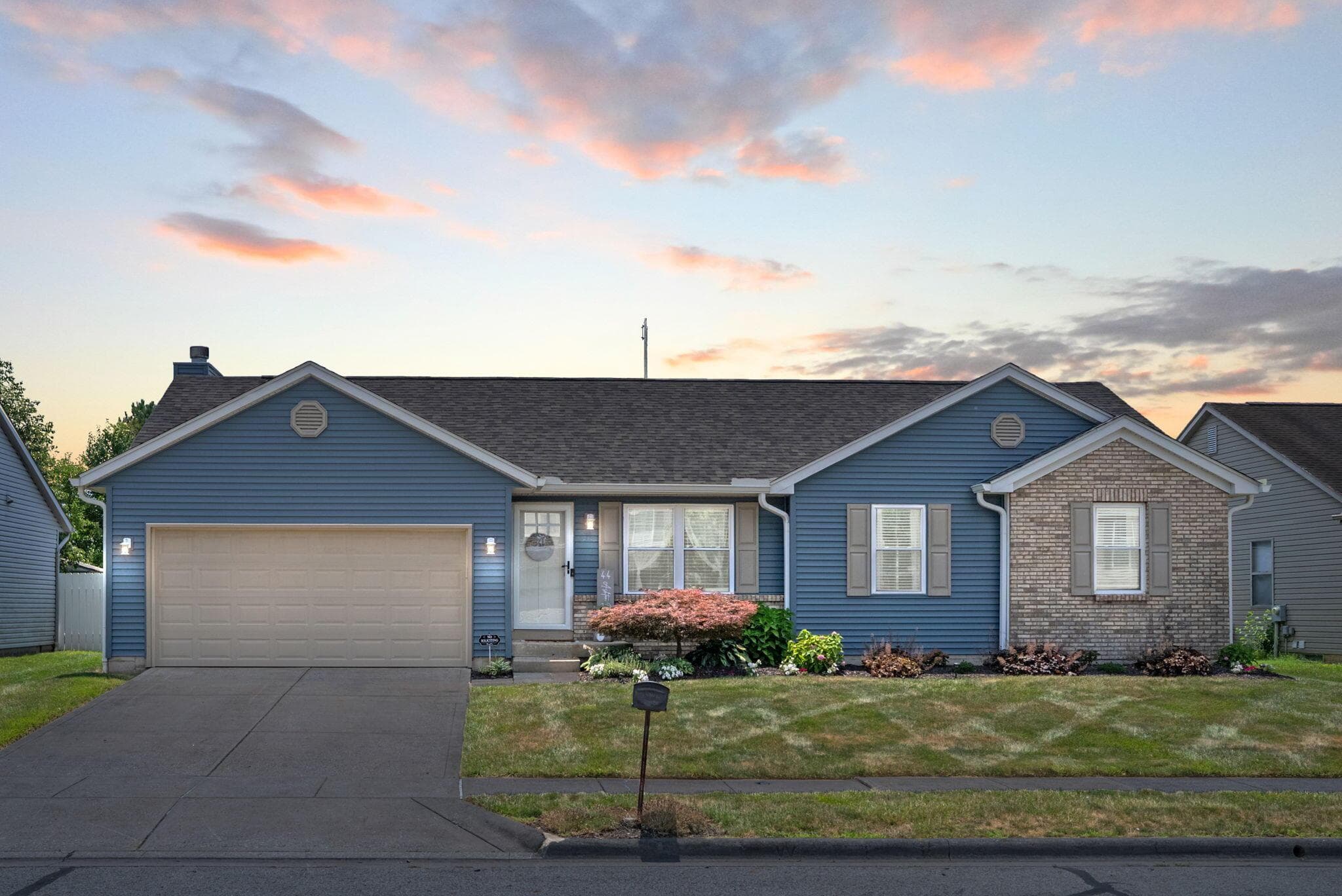 44 Ashton Drive, Ashville, OH 43103