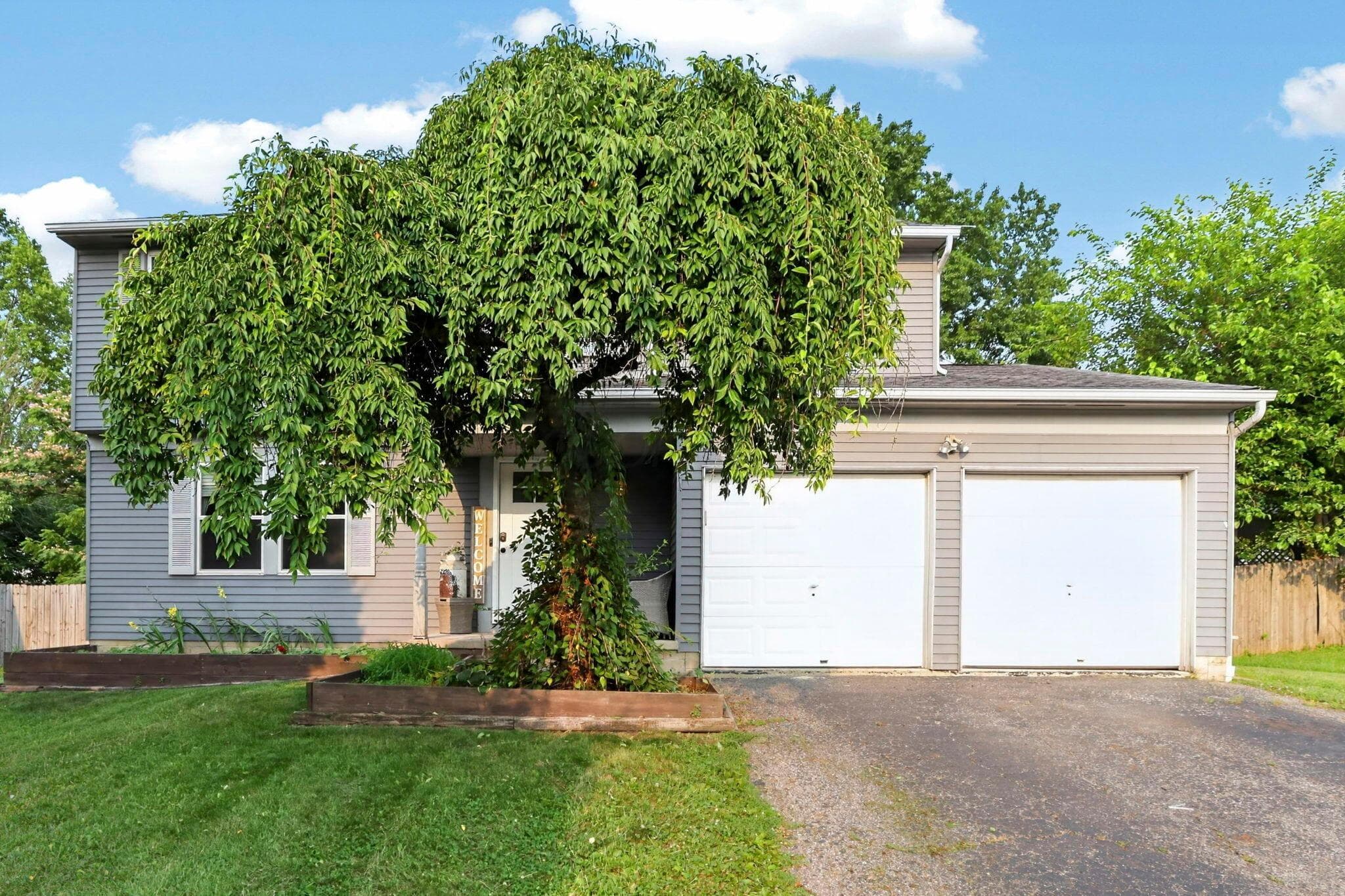 2592 Trailwind Street, Grove City, OH 43123