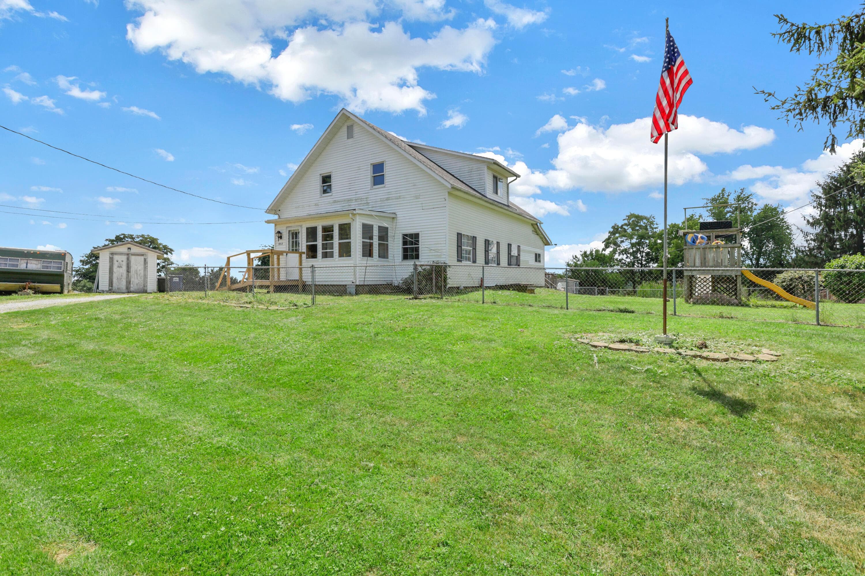 8818 National Road SE, Thornville, OH 43076