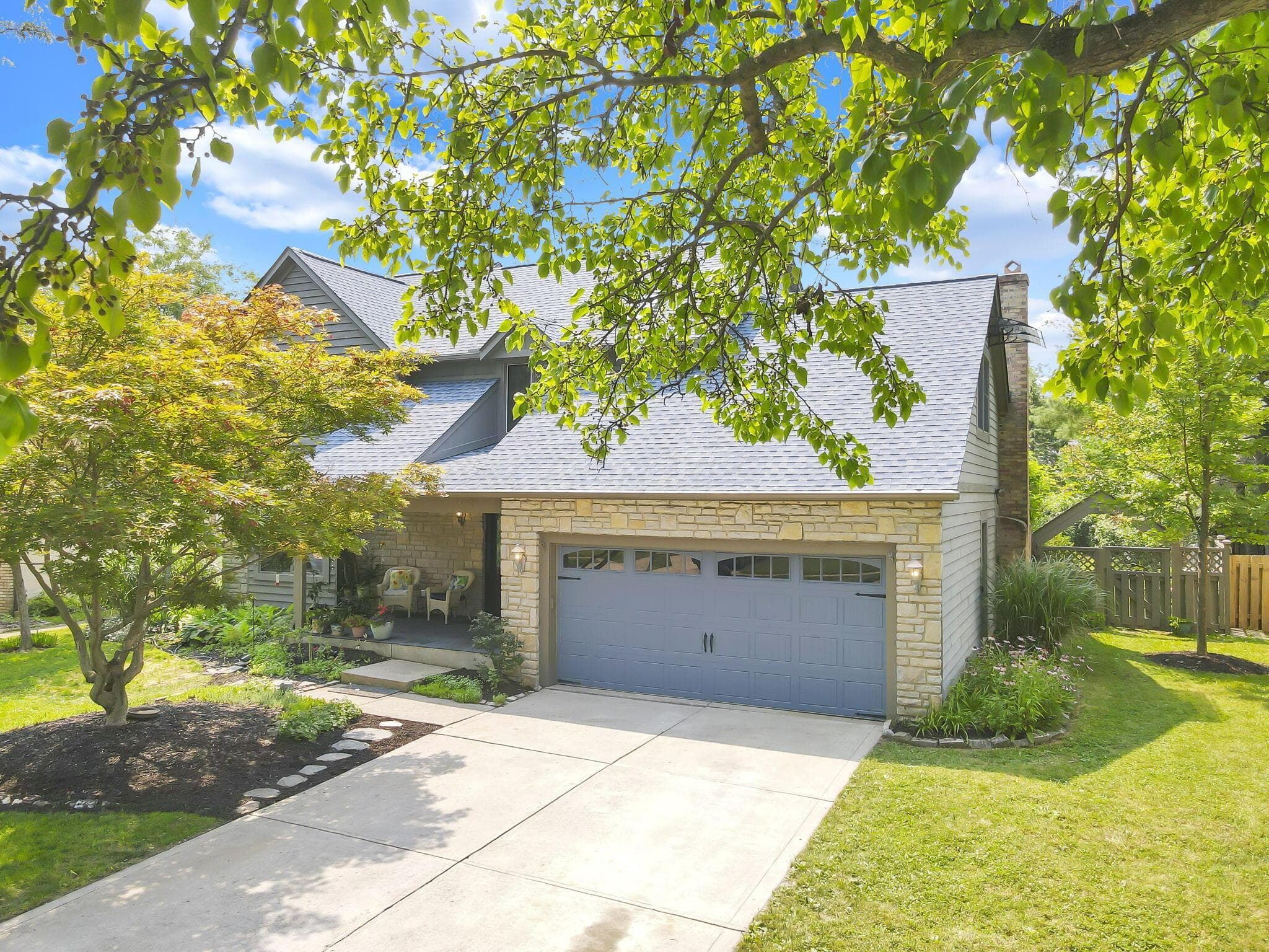 7582 Deercreek Drive, Columbus, OH 43085