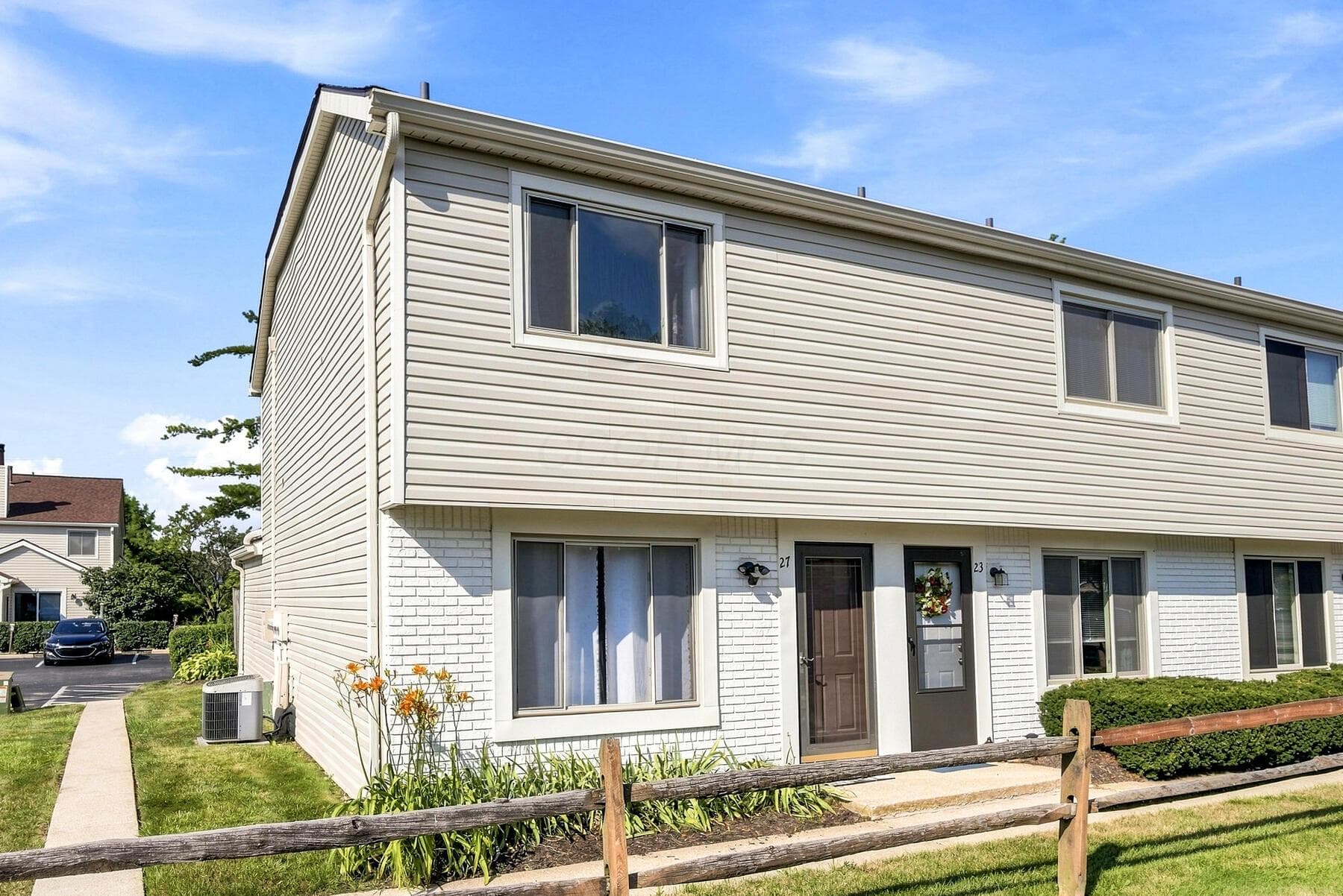 27 Hedgerow Lane, Delaware, OH 43015