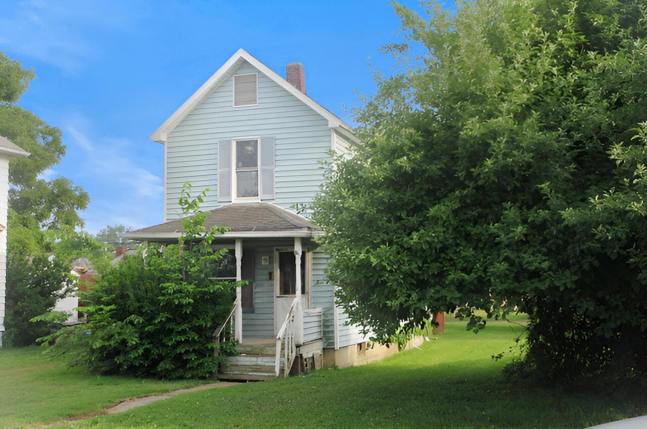 176 E Maryland Avenue, Sebring, OH 44672