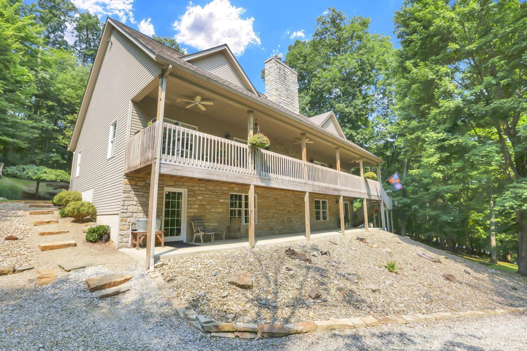 8970 Loches Road, Saint Louisville, OH 43071