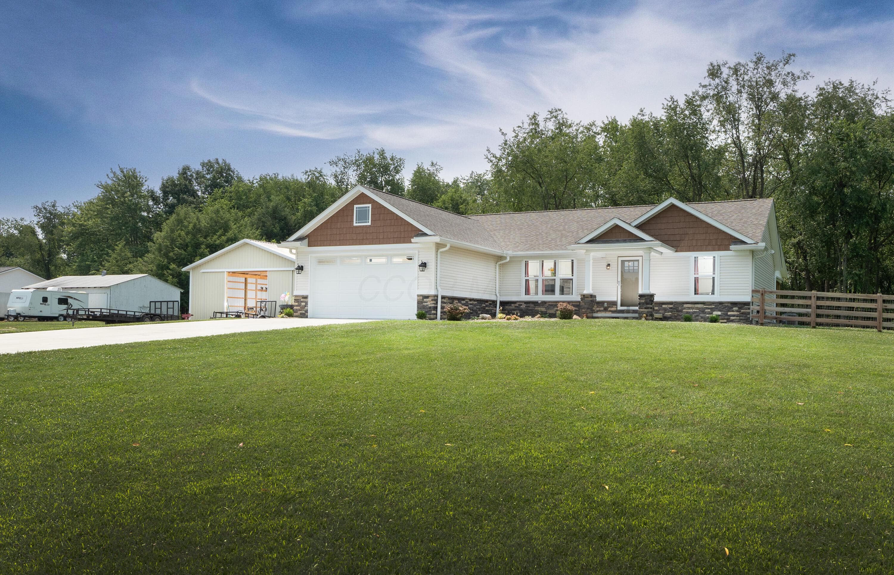 22686 Deal Road, Gambier, OH 43022