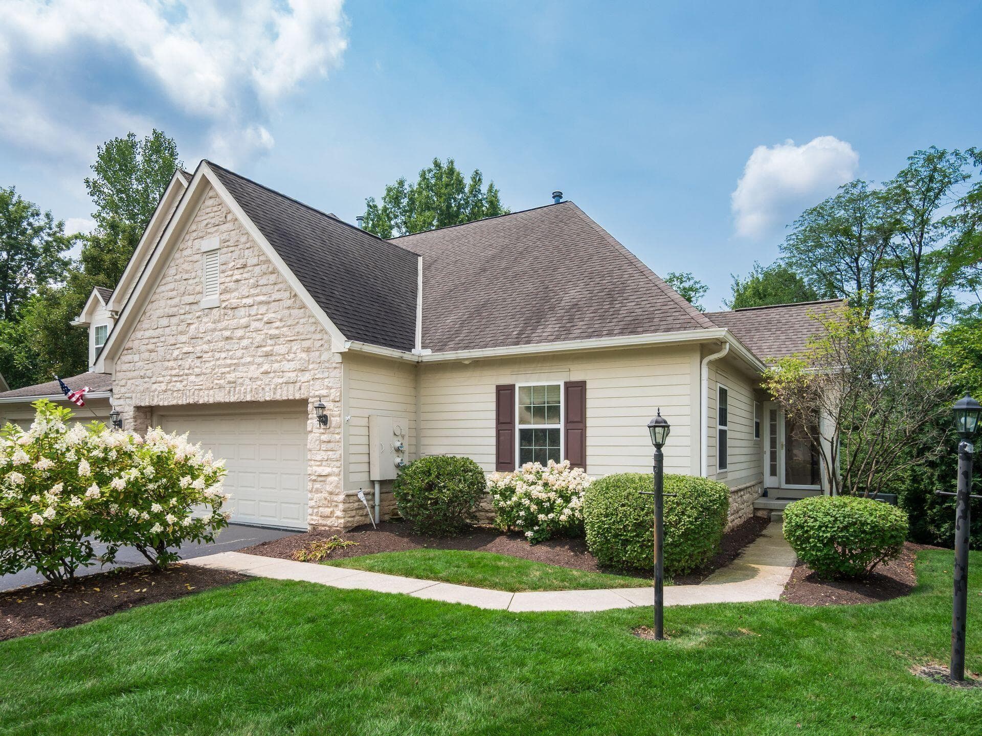 7338 Deer Valley Crossing, Powell, OH 43065