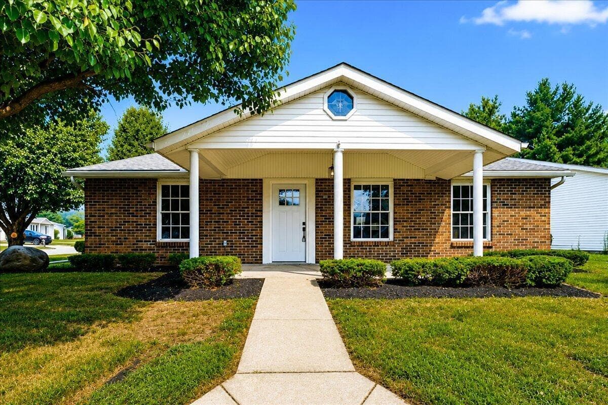 2503 Willow View Court, Grove City, OH