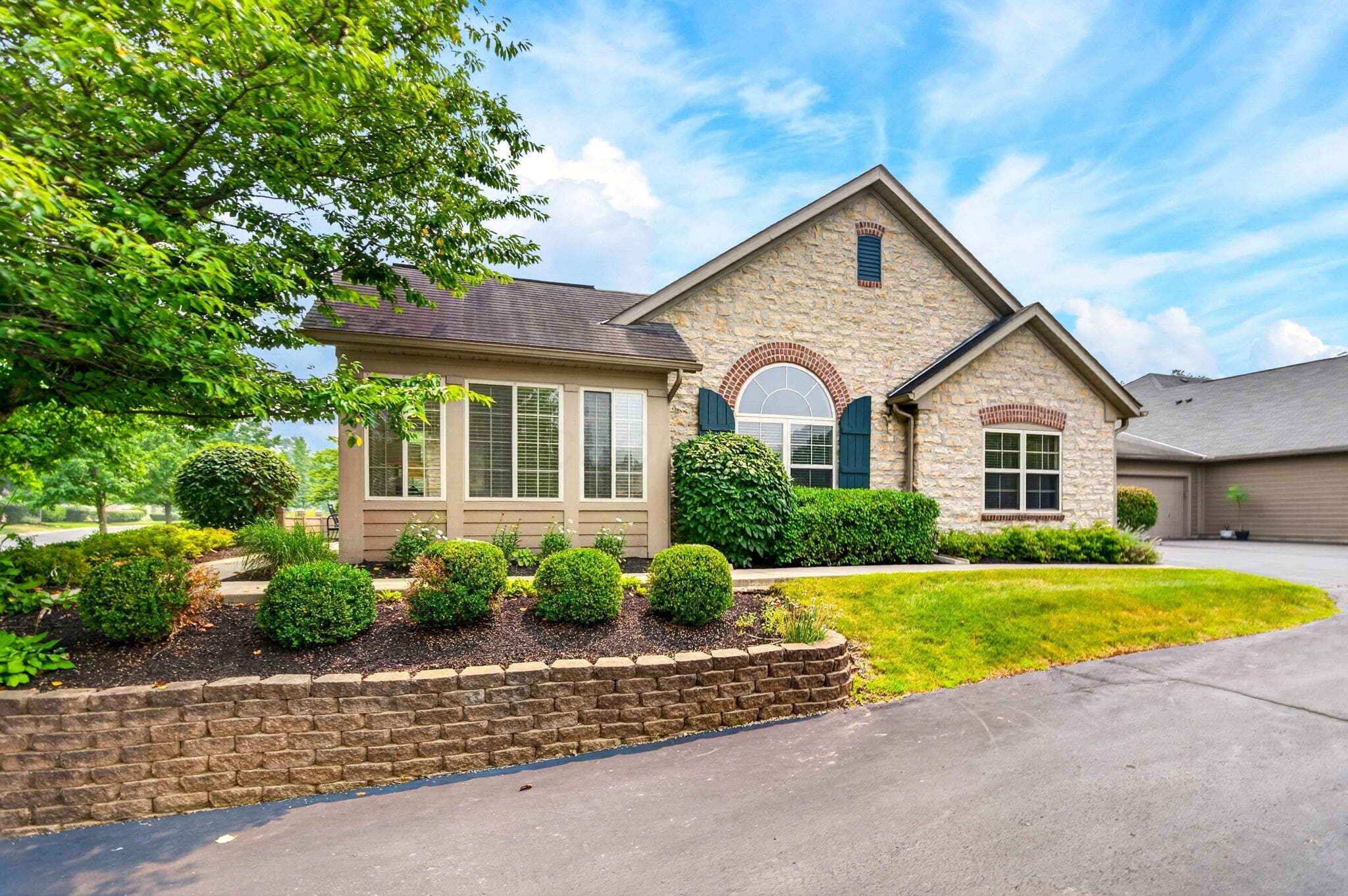 7228 Falls View Circle, Delaware, OH