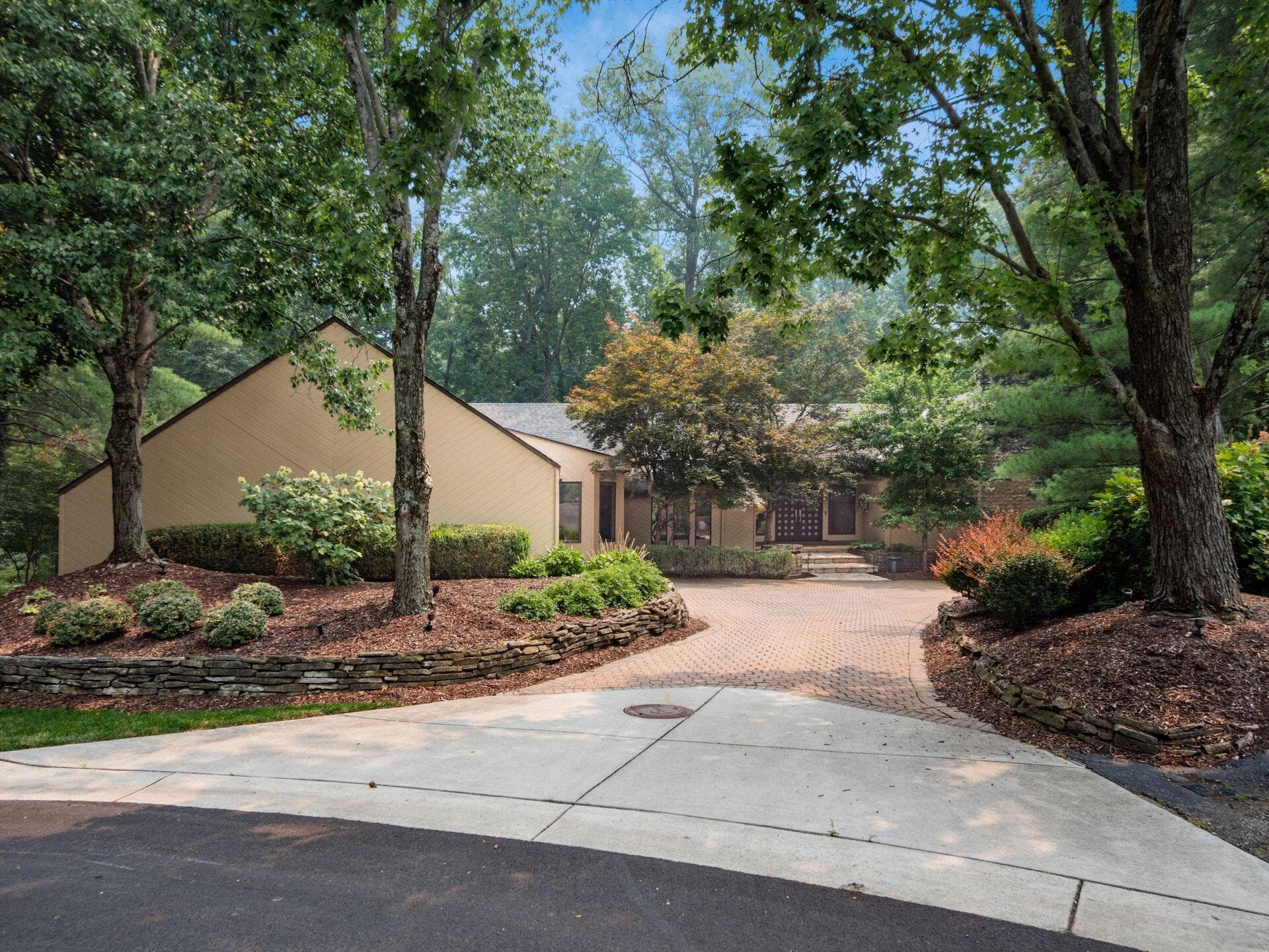 8483 Torwoodlee Court, Dublin, OH