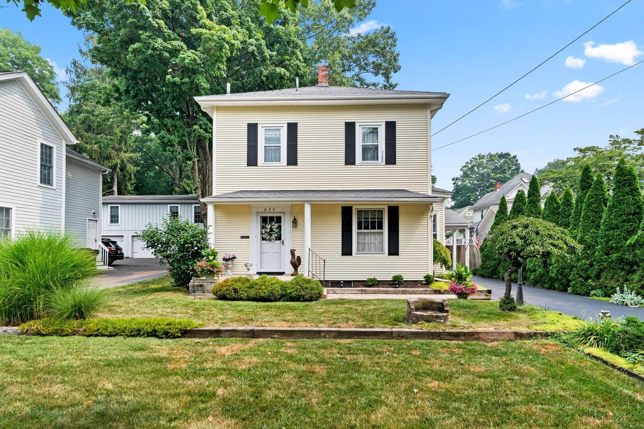 230 E College Street, Granville, OH 43023